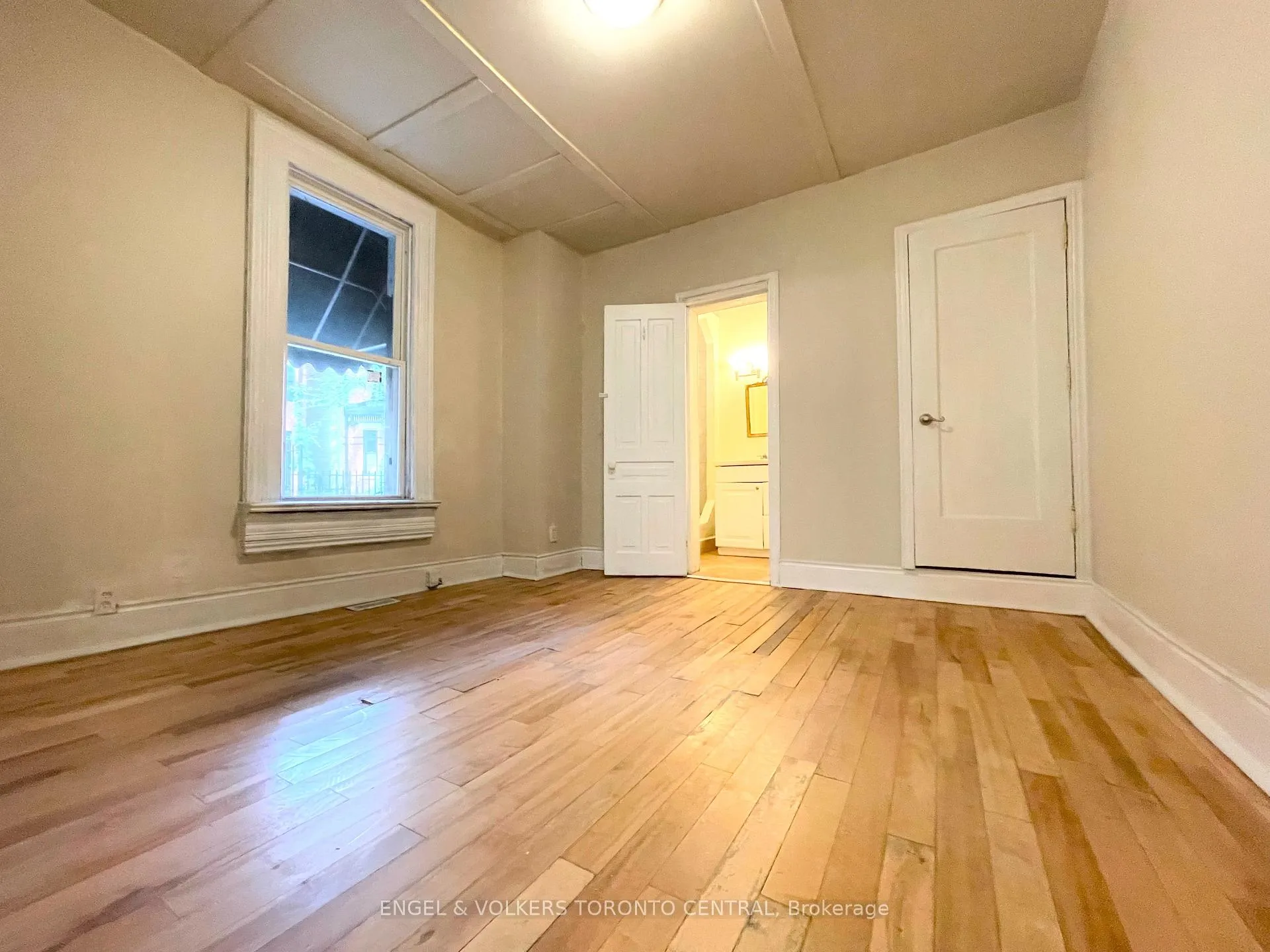 Photo 5 of Unit 2, 483 Ontario Street, Toronto, Cabbagetown-South St. James Town — HOMEH