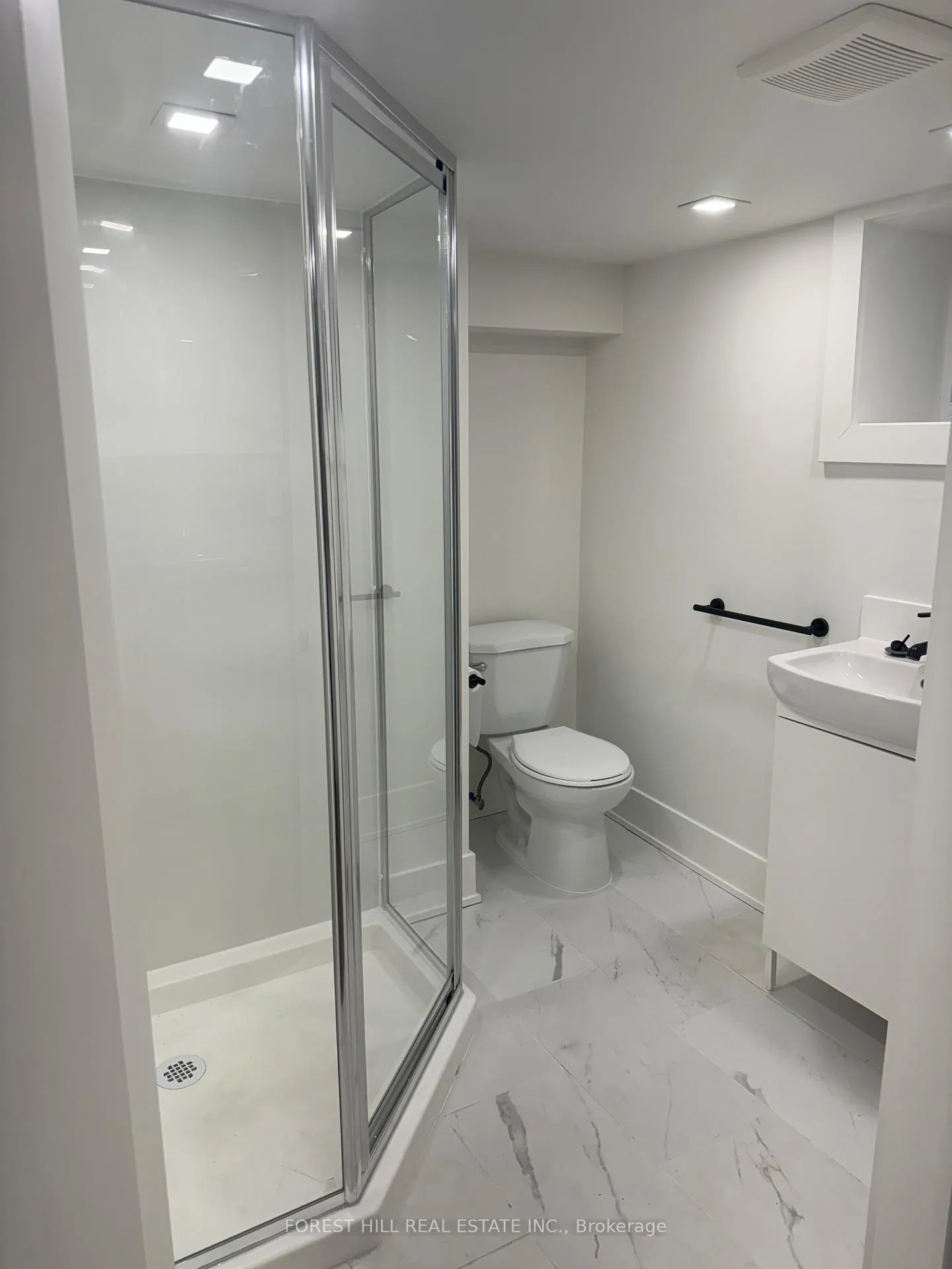 Photo 8 of Unit Bsmt, 3 Eleanor Avenue, Toronto, Oakwood Village — HOMEH