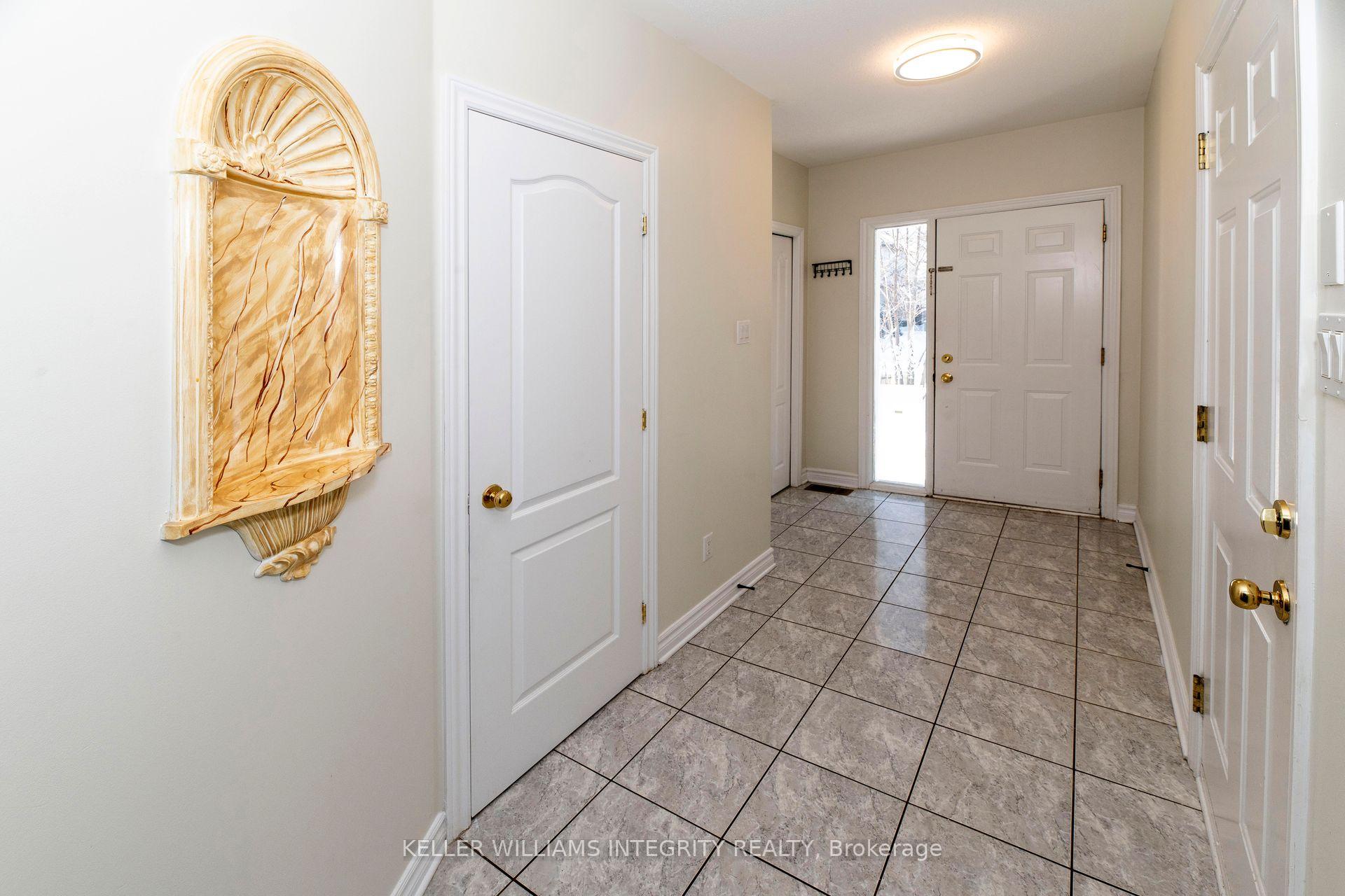 Photo 4 of 460 cache bay Crescent, Ottawa, Blossom Park/Kemp Park/Findlay Creek — HOMEH