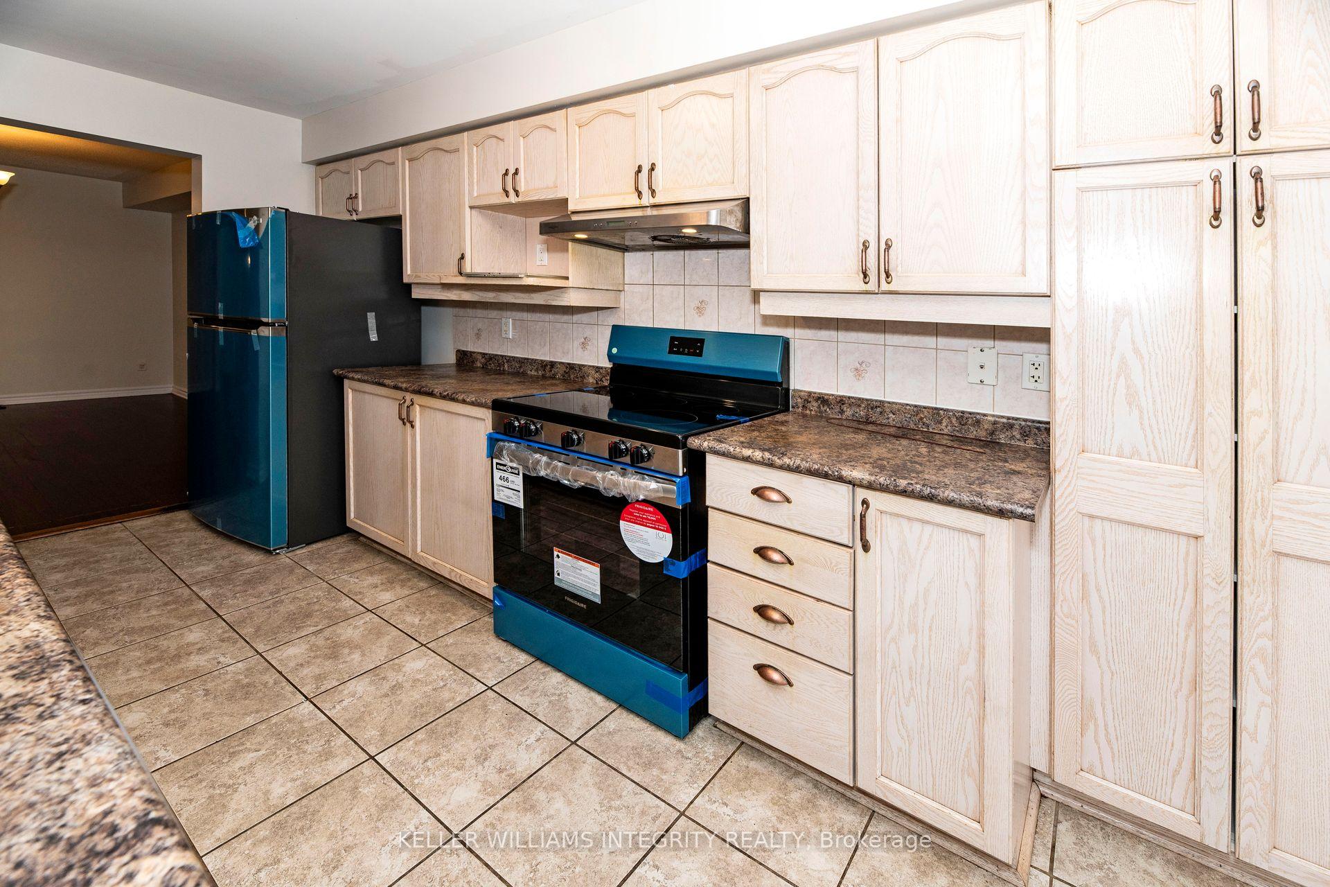 Photo 10 of 460 cache bay Crescent, Ottawa, Blossom Park/Kemp Park/Findlay Creek — HOMEH