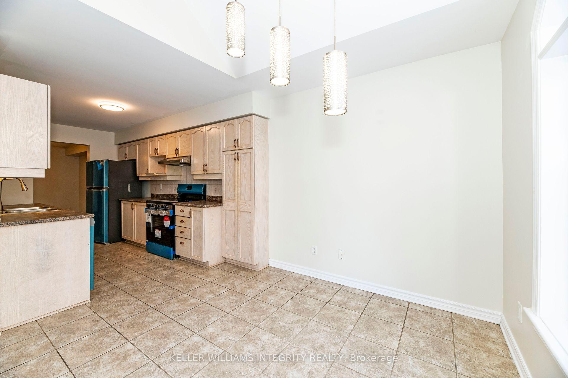 Photo 12 of 460 cache bay Crescent, Ottawa, Blossom Park/Kemp Park/Findlay Creek — HOMEH
