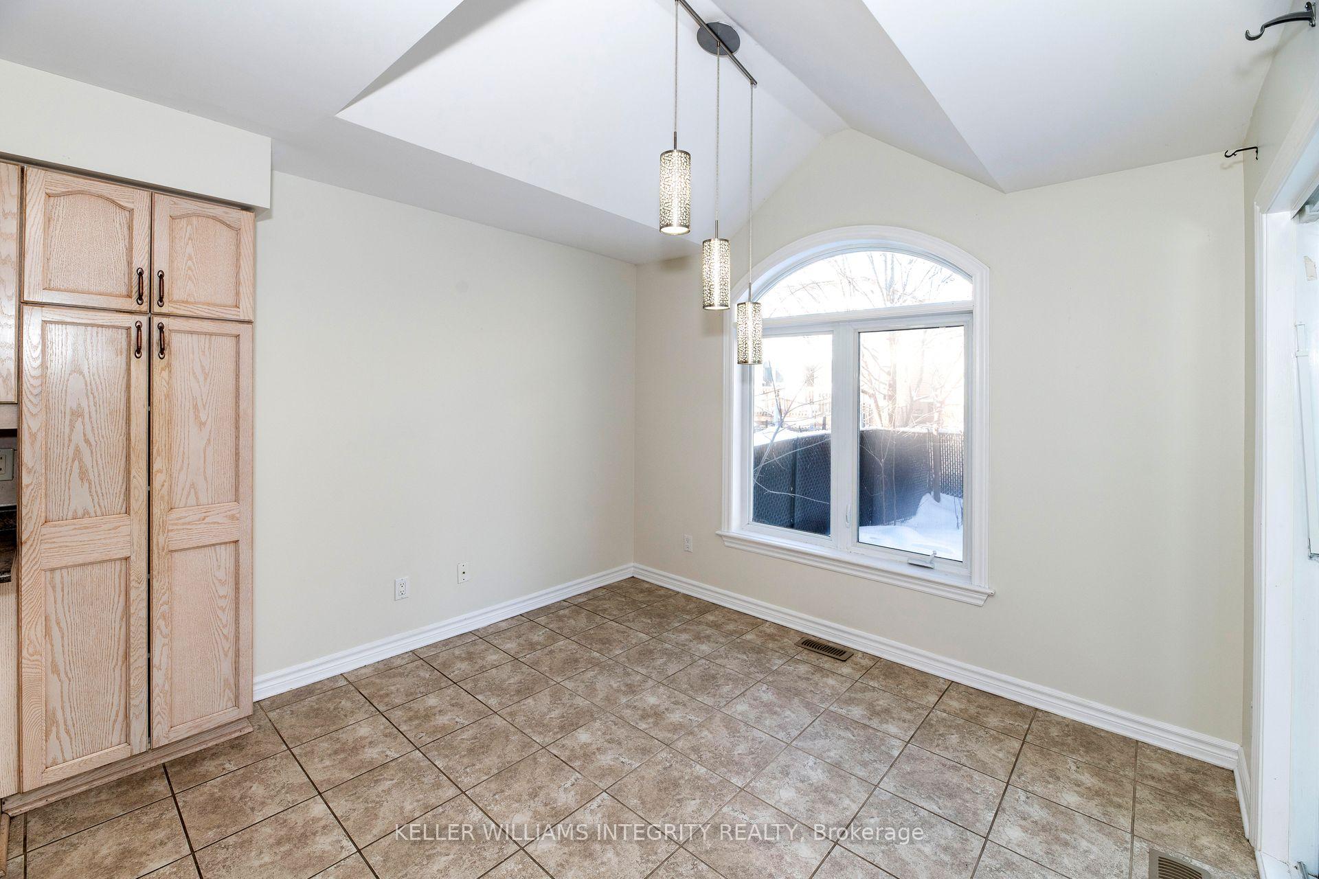 Photo 13 of 460 cache bay Crescent, Ottawa, Blossom Park/Kemp Park/Findlay Creek — HOMEH