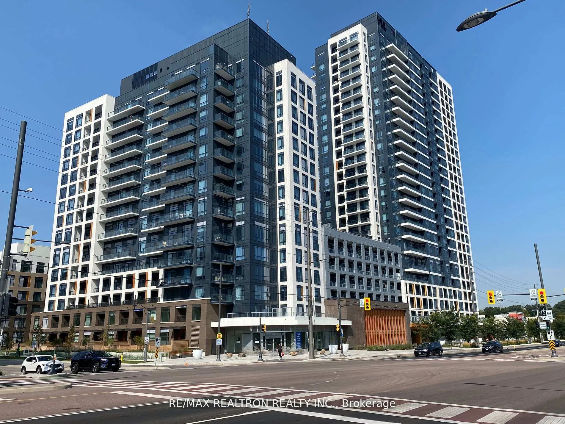 Front of Unit 617, 7950 Bathurst Street