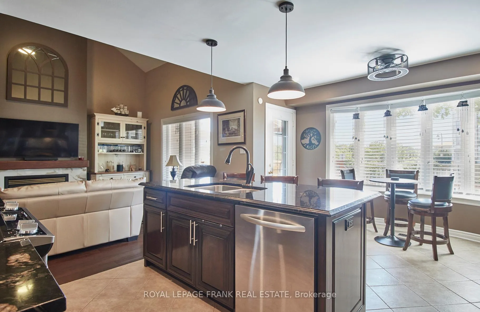 Photo 10 of Unit Unit 3, 350 Lakebreeze Drive, Clarington, Newcastle — HOMEH