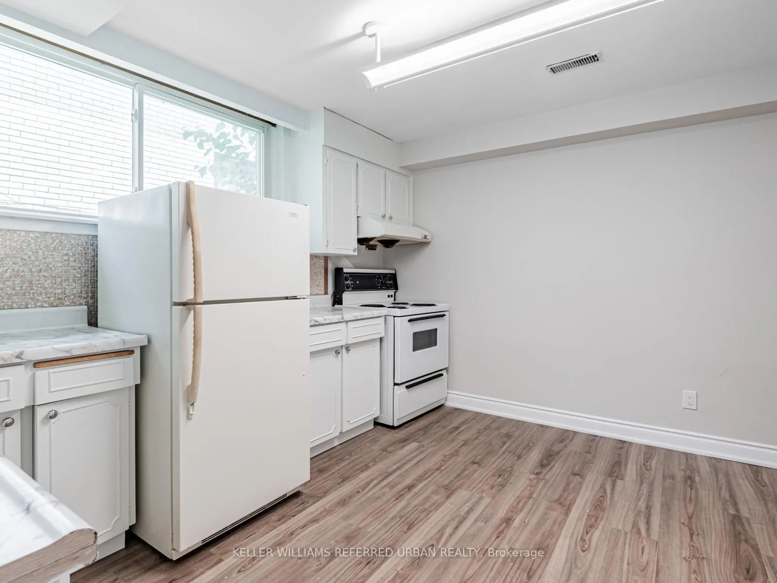 Photo 6 of Unit Basement  Unit #1, 137 Shelborne Avenue, Toronto, Englemount-Lawrence — HOMEH