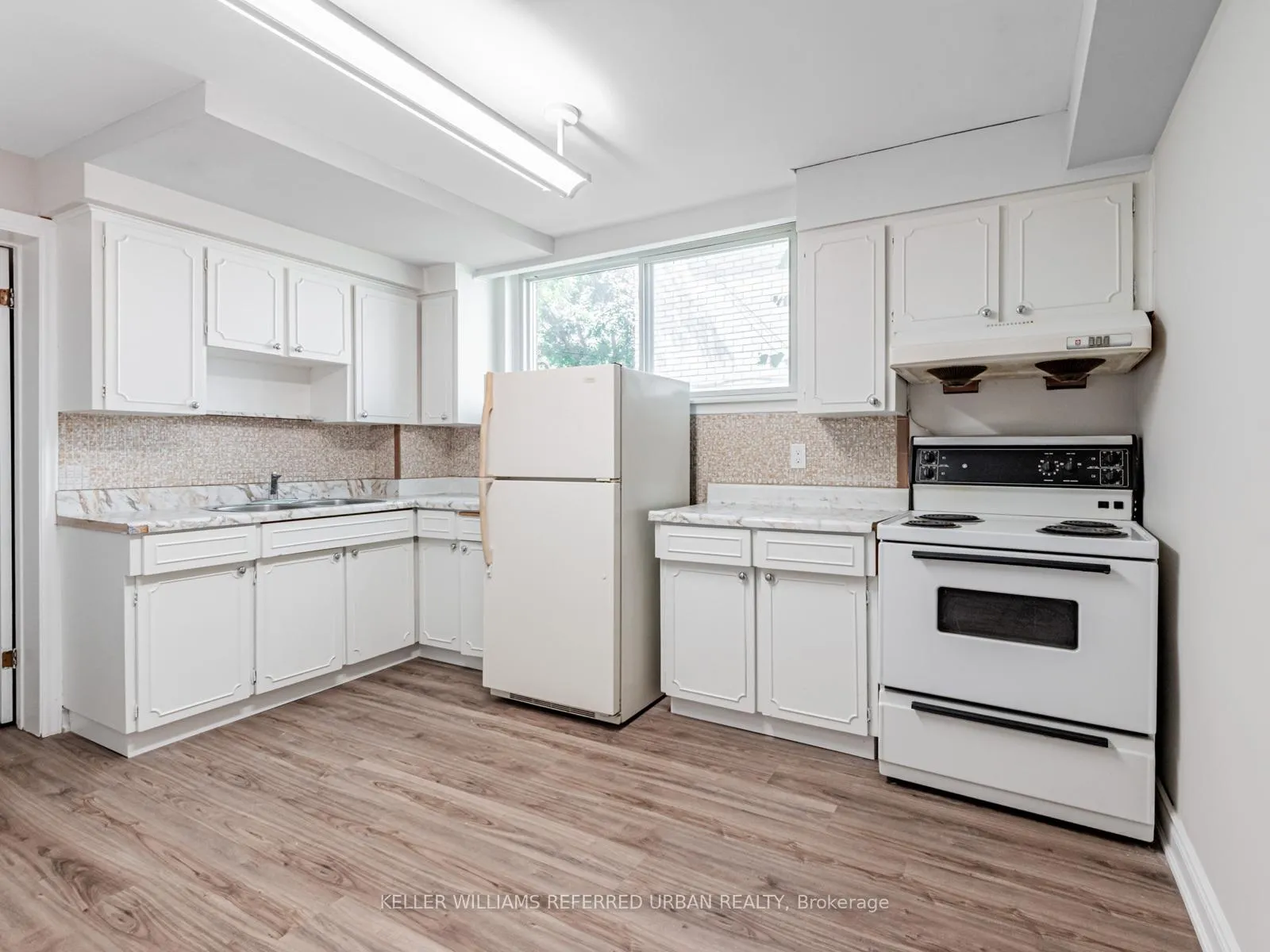 Photo 8 of Unit Basement  Unit #1, 137 Shelborne Avenue, Toronto, Englemount-Lawrence — HOMEH