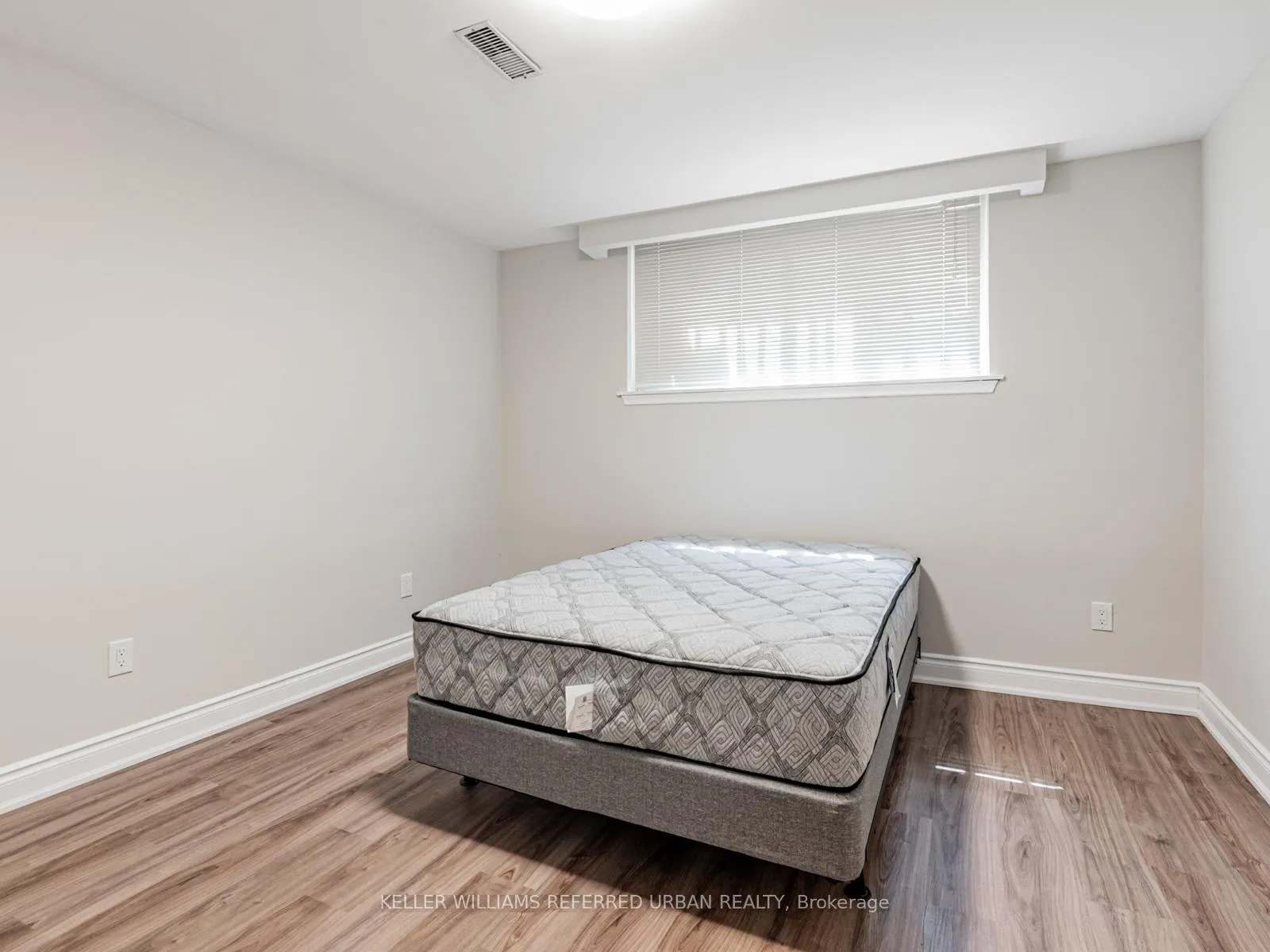 Photo 12 of Unit Basement  Unit #1, 137 Shelborne Avenue, Toronto, Englemount-Lawrence — HOMEH
