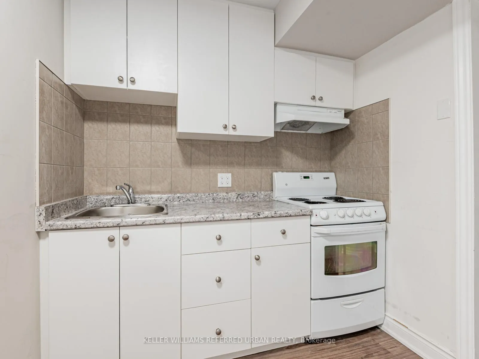 Photo 9 of Unit Basement  Unit #2, 137 Shelborne Avenue, Toronto, Englemount-Lawrence — HOMEH