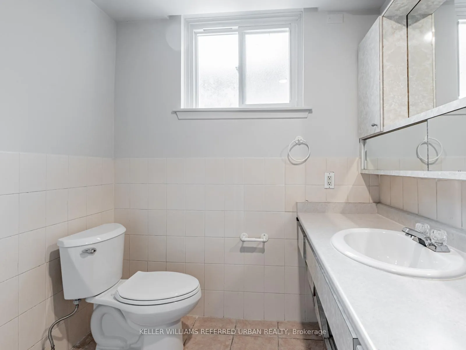 Photo 13 of Unit Basement  Unit #2, 137 Shelborne Avenue, Toronto, Englemount-Lawrence — HOMEH