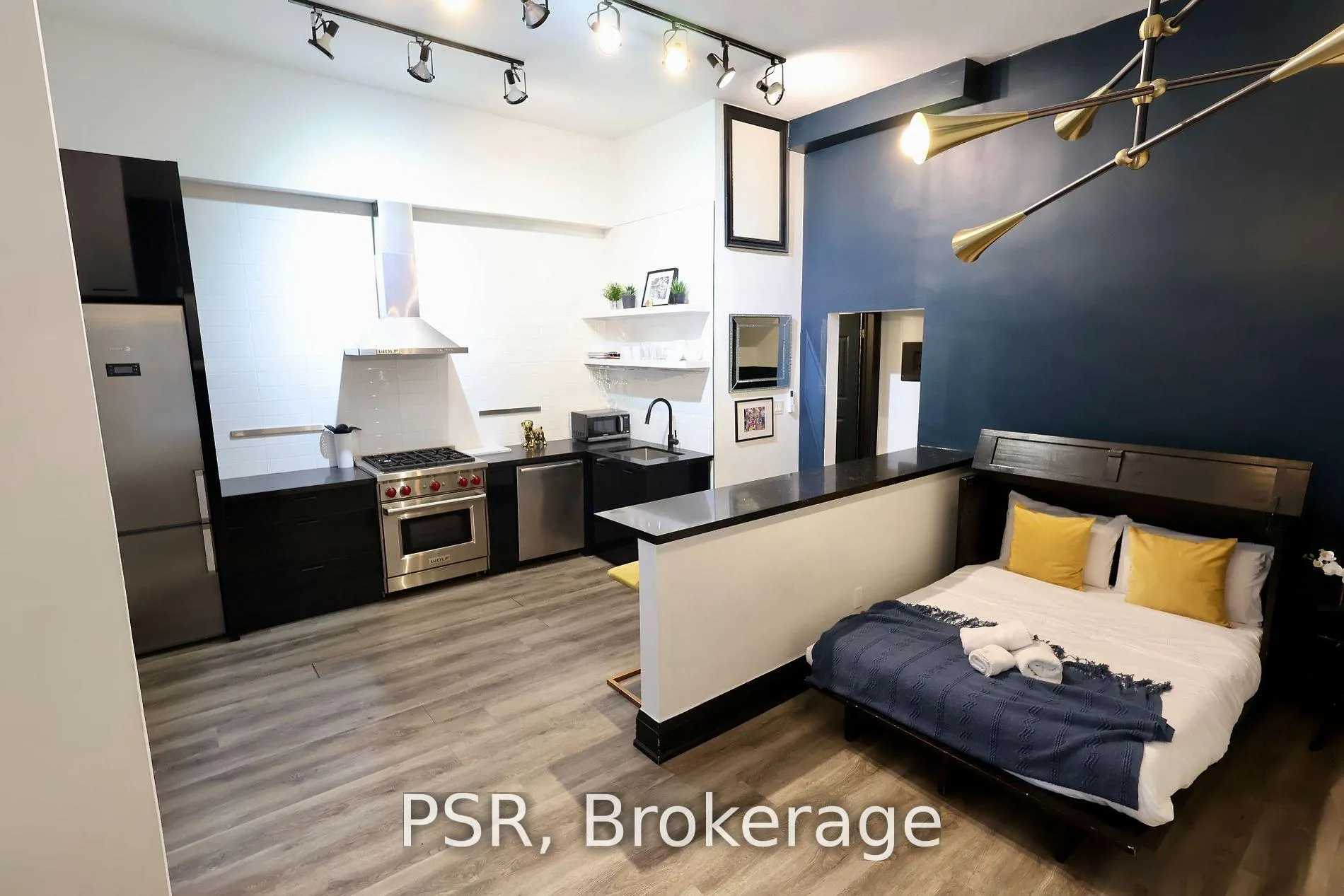 Front of Unit 2, 631 Queen Street W