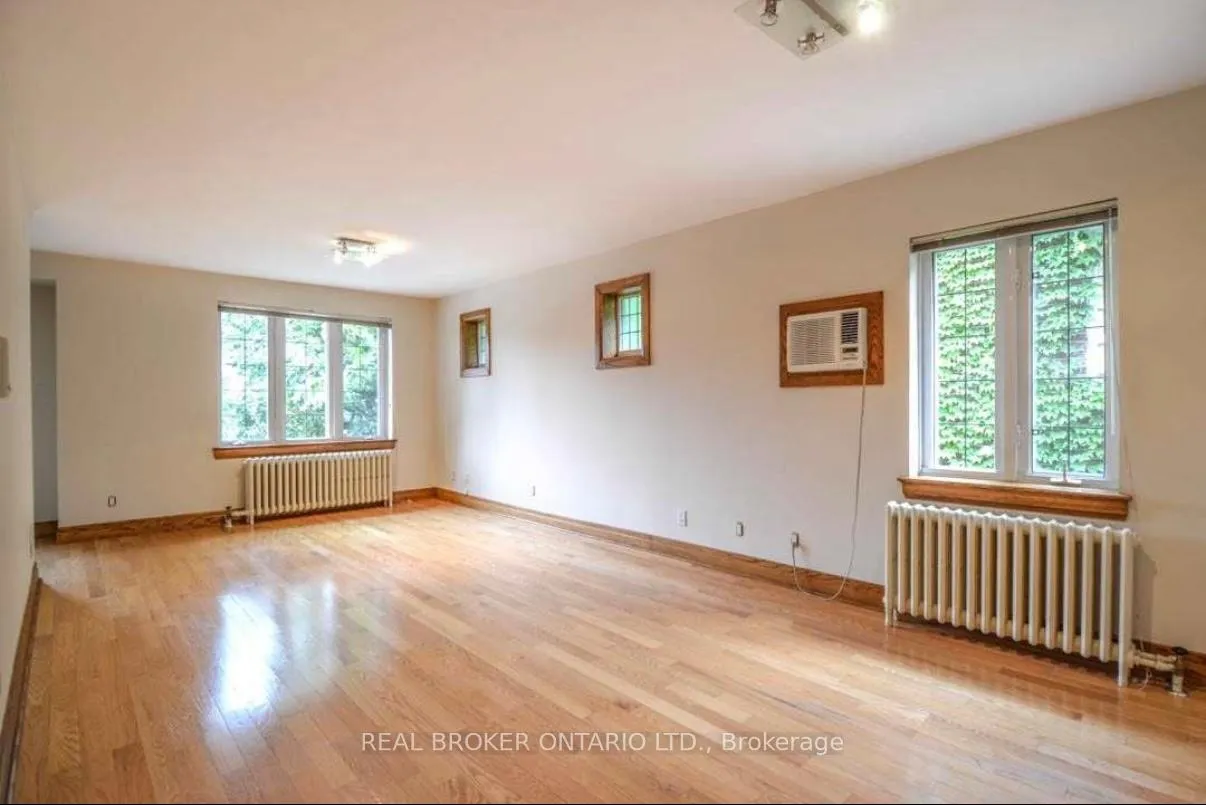 Photo 2 of Unit Upper, 128 Braemar Avenue, Toronto, Forest Hill South — HOMEH