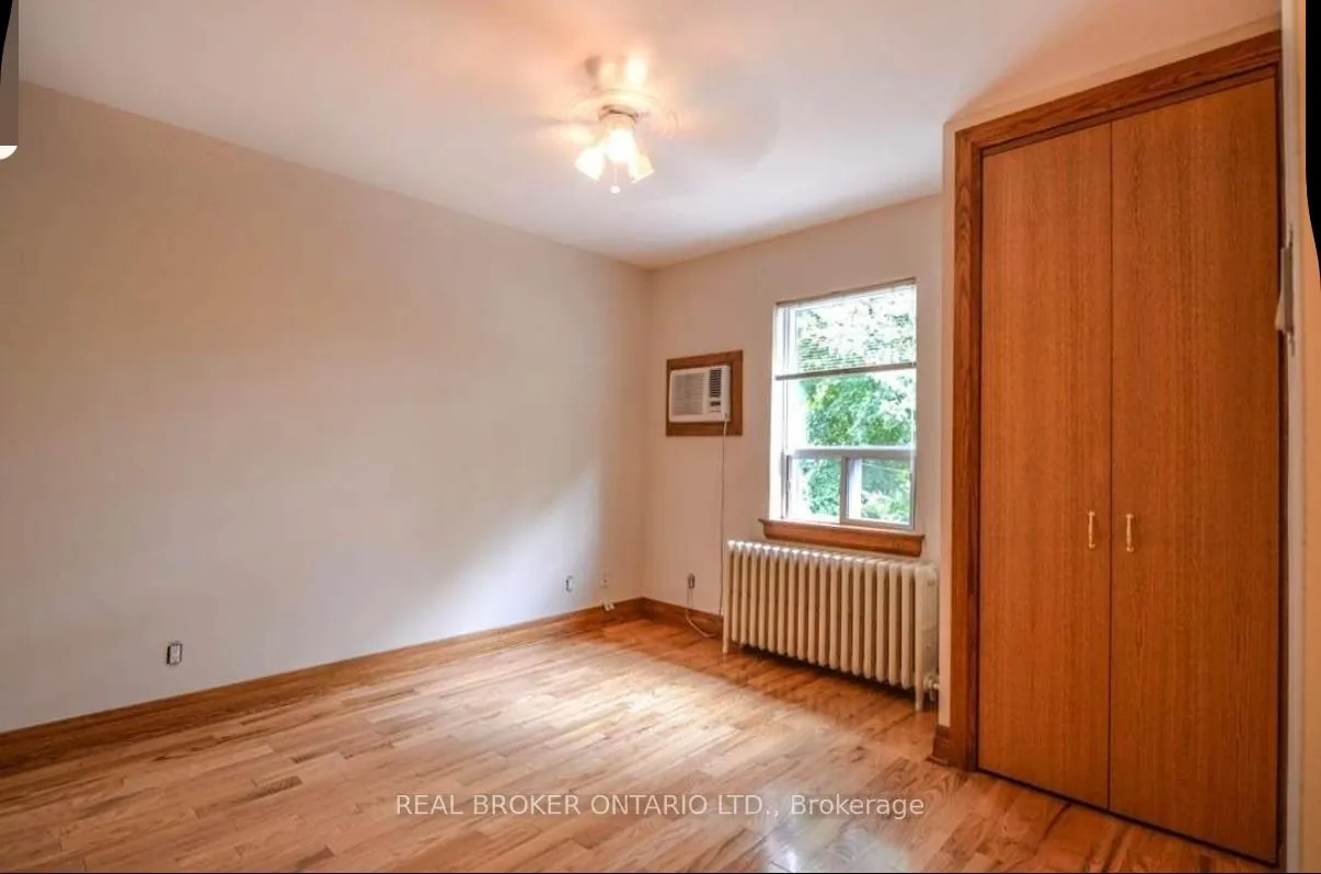 Photo 6 of Unit Upper, 128 Braemar Avenue, Toronto, Forest Hill South — HOMEH