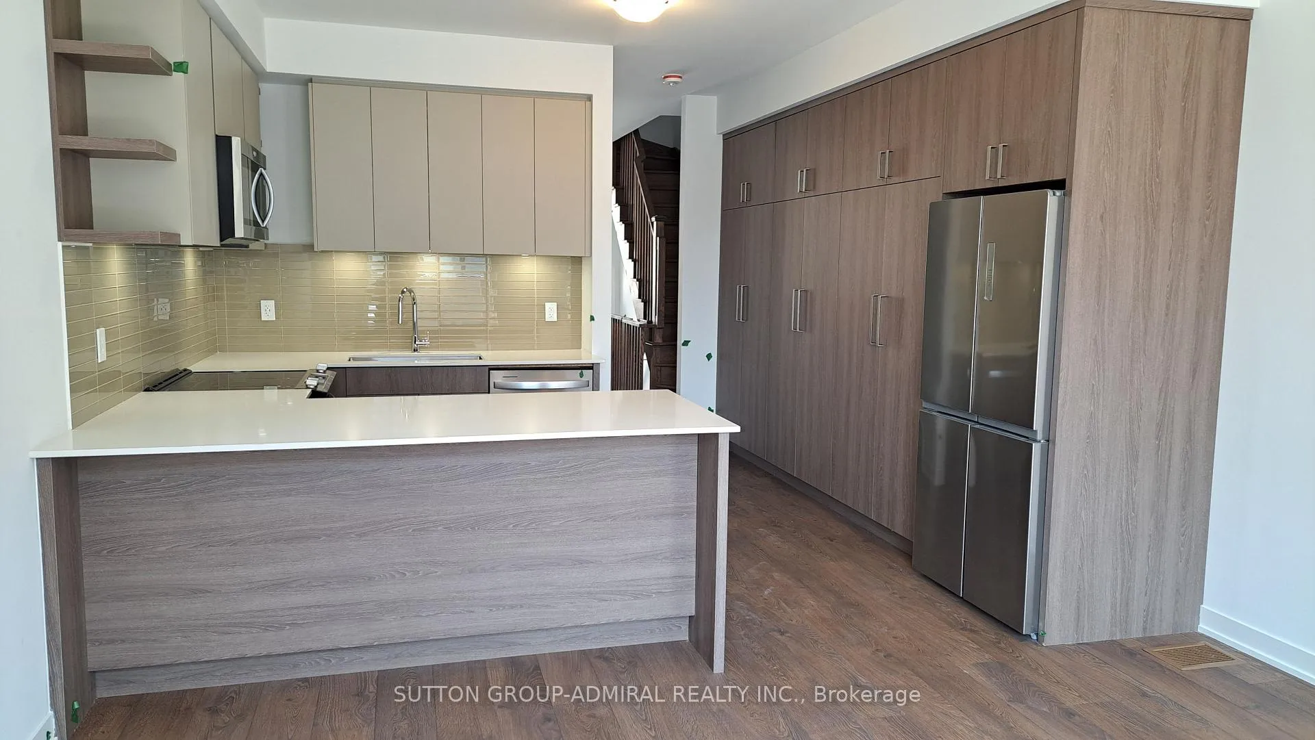 Photo 3 of 113 Green Gardens Boulevard, Toronto, Englemount-Lawrence — HOMEH