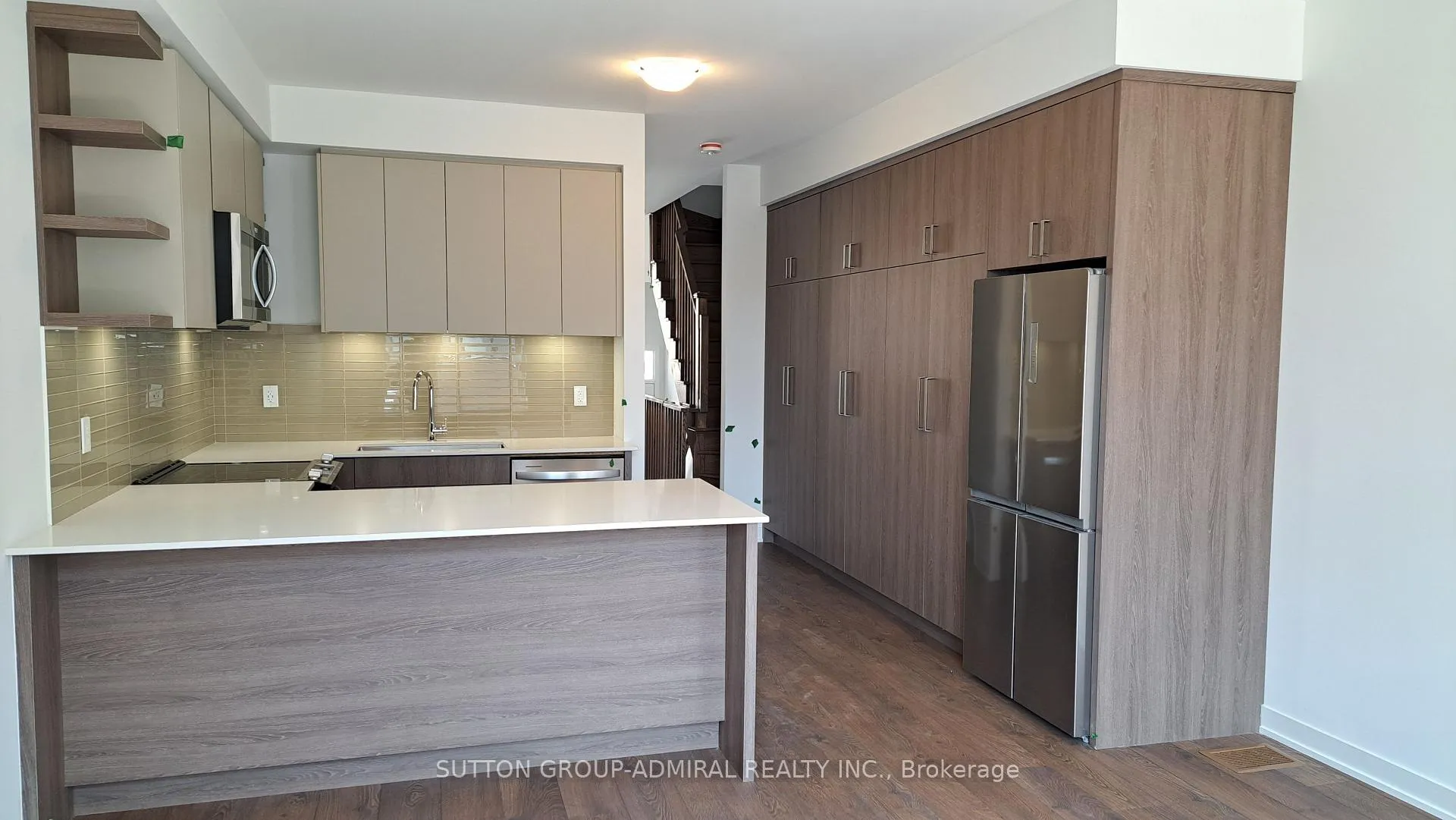 Photo 4 of 113 Green Gardens Boulevard, Toronto, Englemount-Lawrence — HOMEH