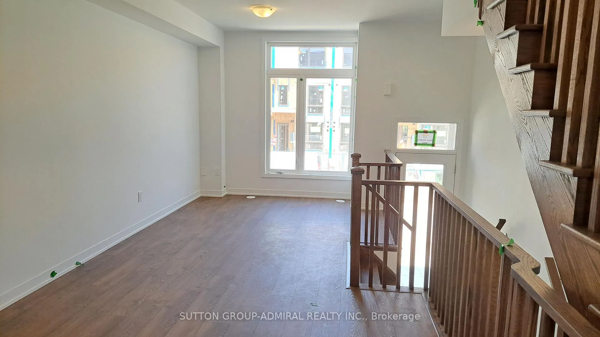 Photo 5 of 113 Green Gardens Boulevard, Toronto, Englemount-Lawrence — HOMEH