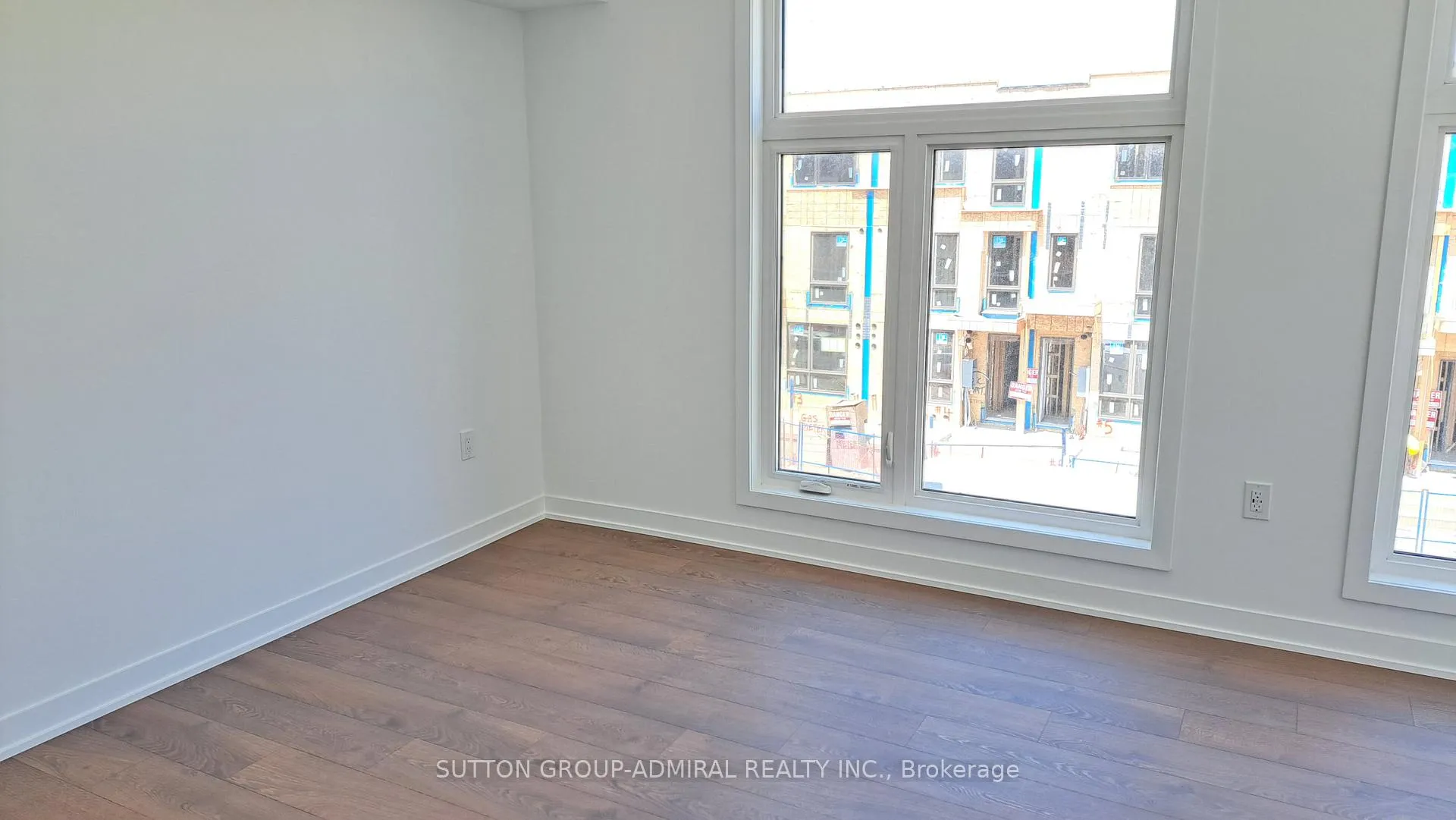 Photo 8 of 113 Green Gardens Boulevard, Toronto, Englemount-Lawrence — HOMEH
