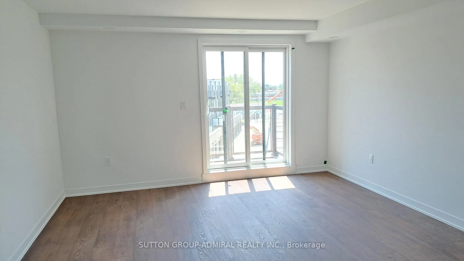 Photo 13 of 113 Green Gardens Boulevard, Toronto, Englemount-Lawrence — HOMEH