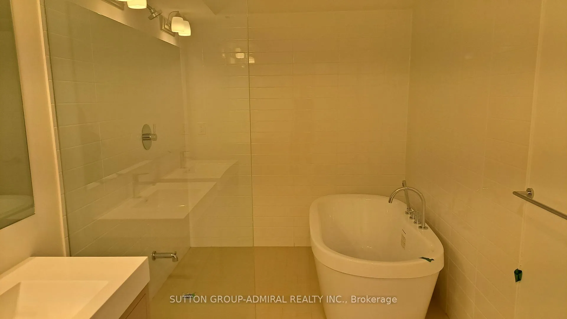 Photo 14 of 113 Green Gardens Boulevard, Toronto, Englemount-Lawrence — HOMEH