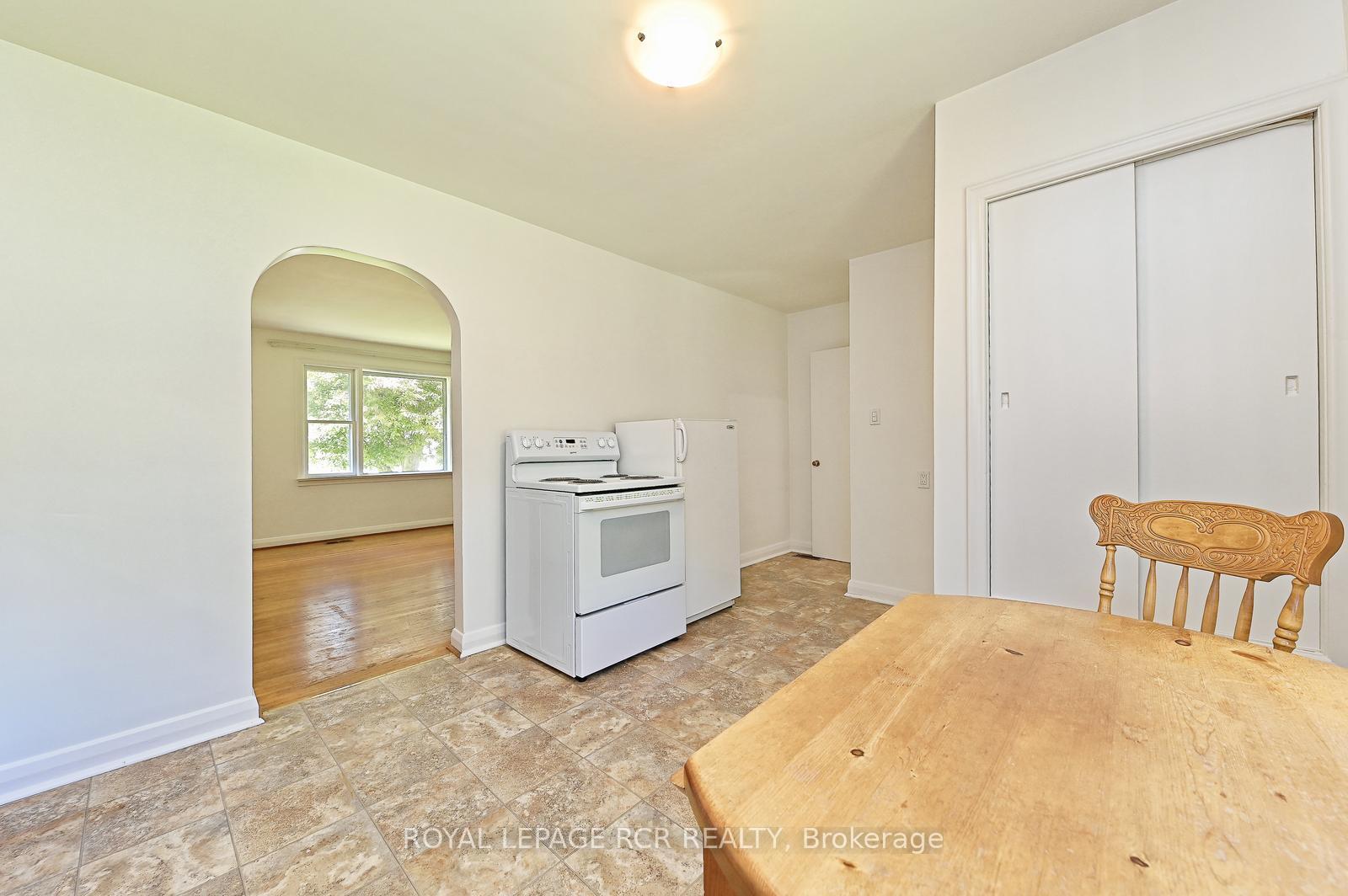 Photo 2 of 28 Parsons Avenue, Caledon, Caledon East — HOMEH