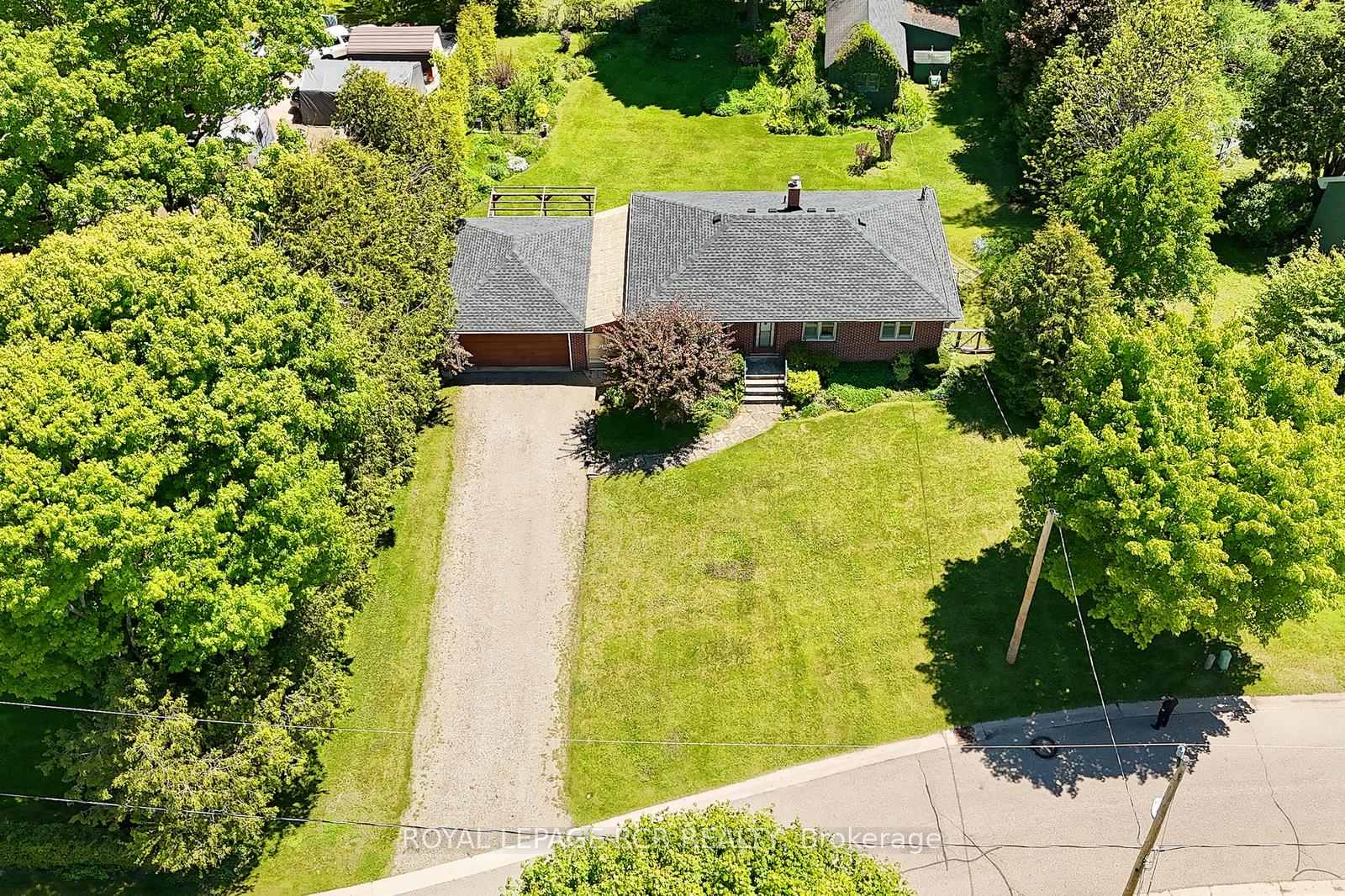 Photo 20 of 28 Parsons Avenue, Caledon, Caledon East — HOMEH