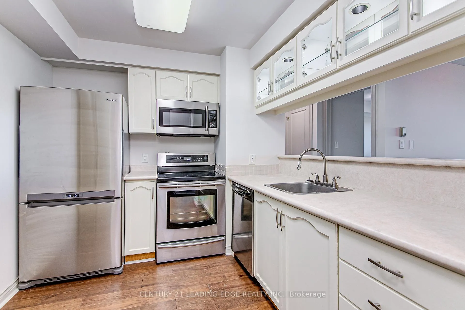 Photo 5 of Unit 405, 4 Briar Hill Heights, New Tecumseth, Alliston — HOMEH