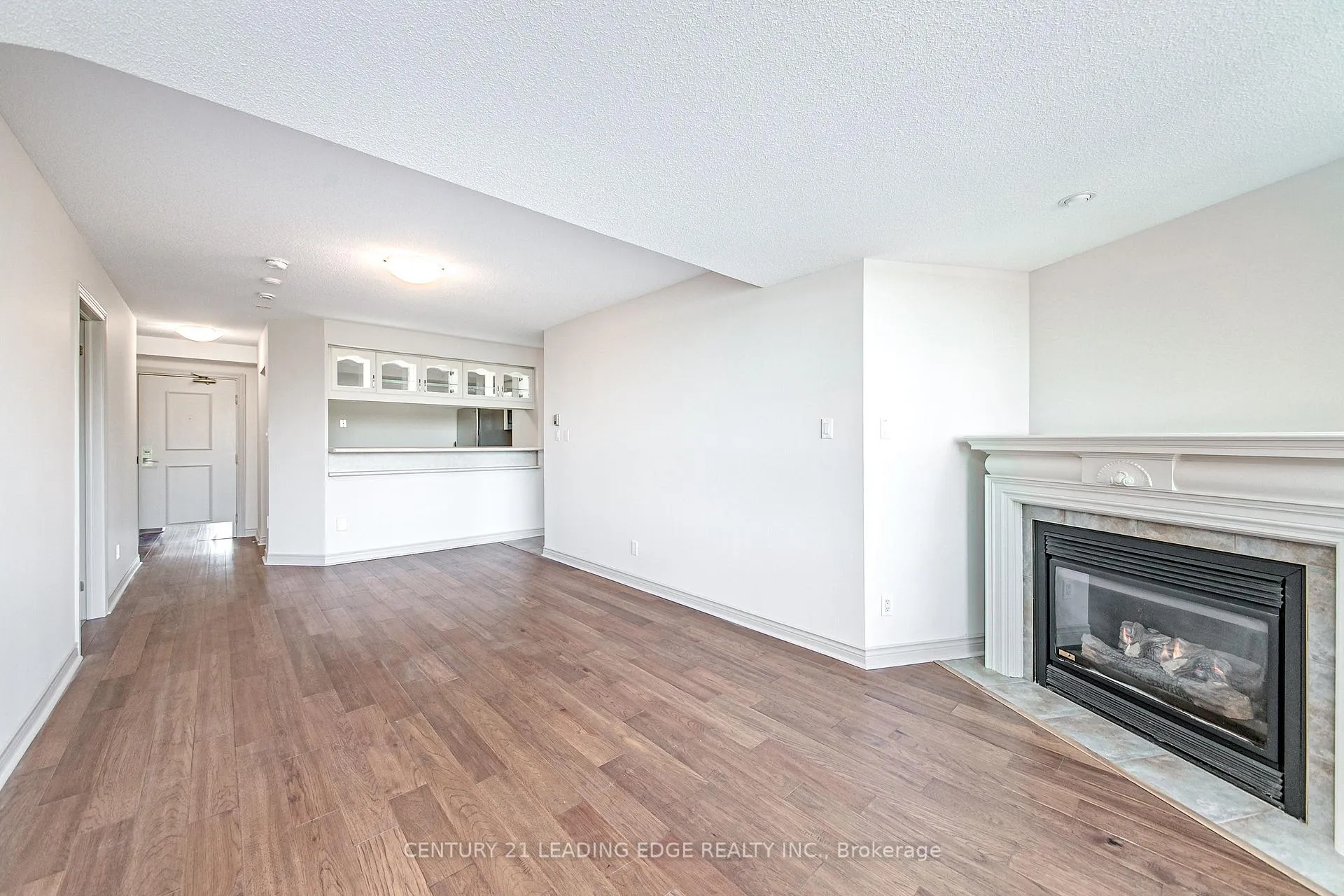 Photo 10 of Unit 405, 4 Briar Hill Heights, New Tecumseth, Alliston — HOMEH