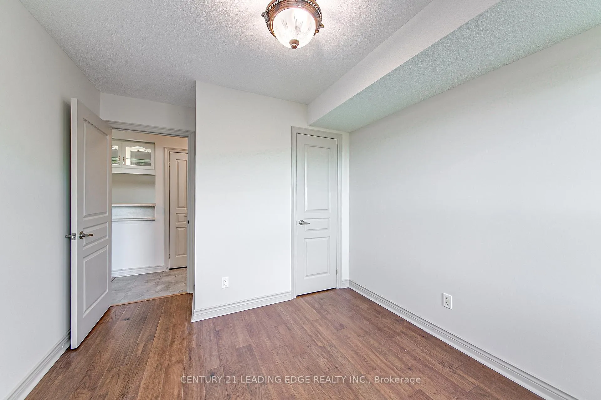 Photo 11 of Unit 405, 4 Briar Hill Heights, New Tecumseth, Alliston — HOMEH