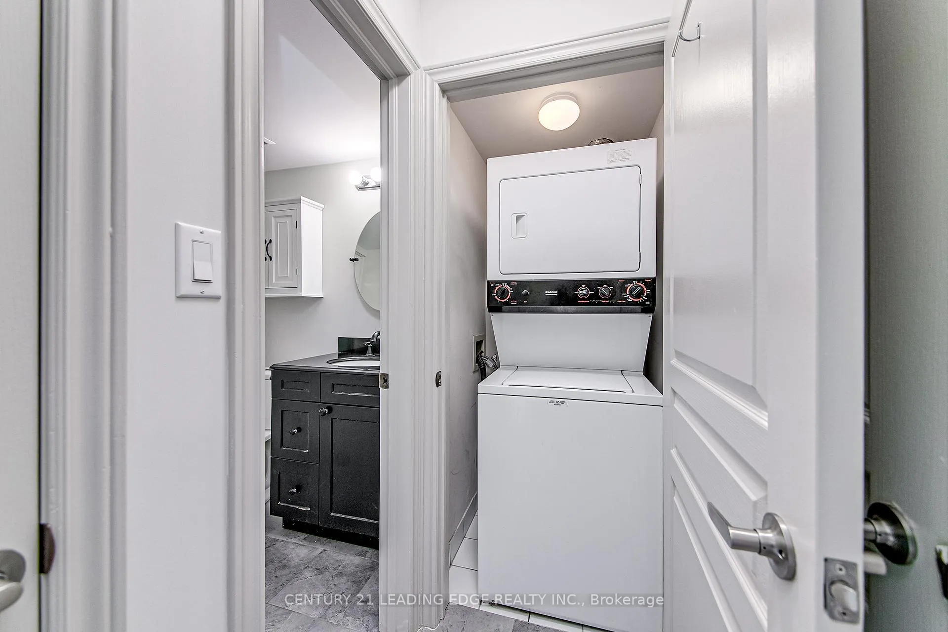 Photo 12 of Unit 405, 4 Briar Hill Heights, New Tecumseth, Alliston — HOMEH