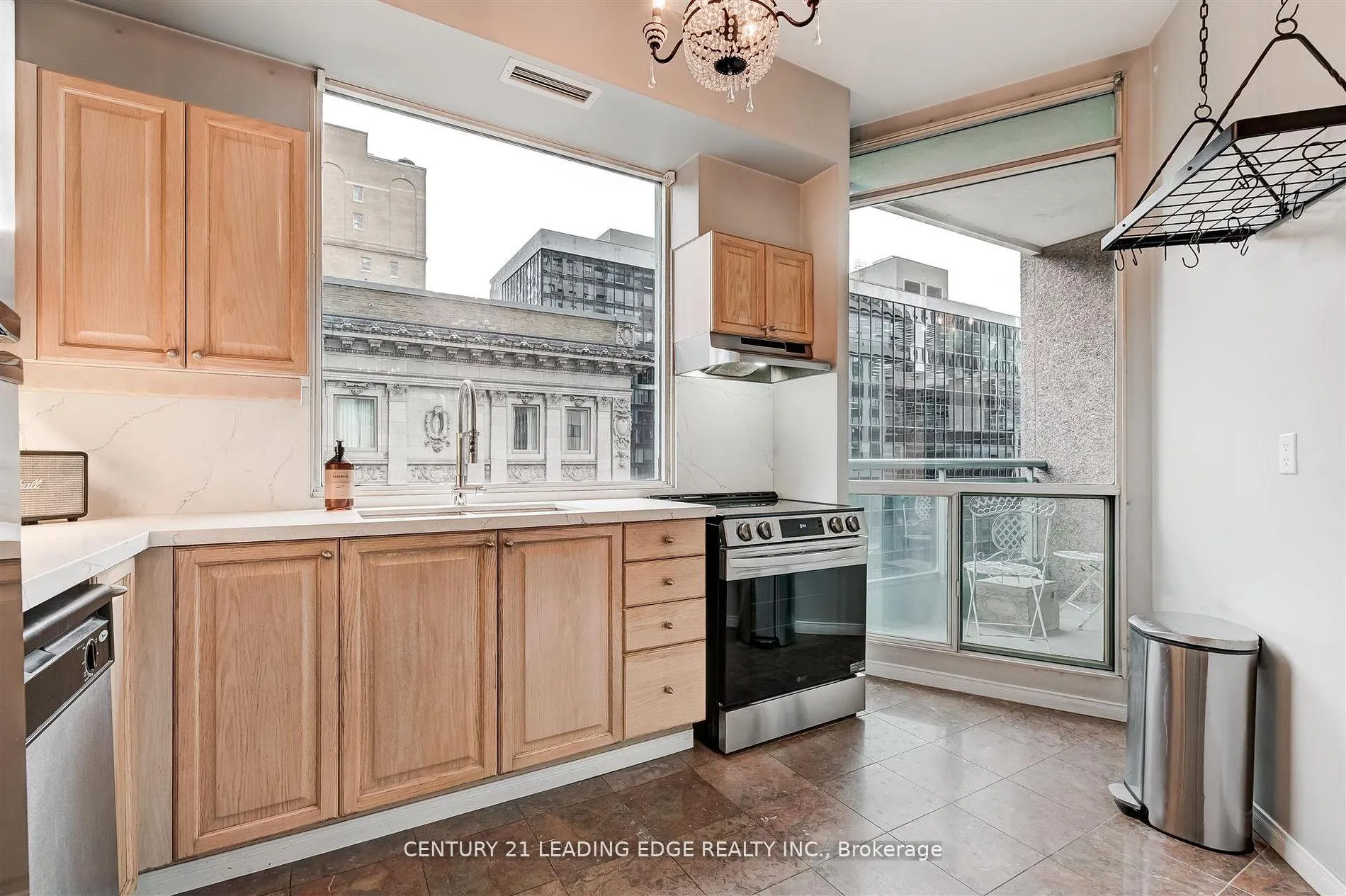Photo 8 of Unit 903, 7 King Street E, Toronto, Church-Yonge Corridor — HOMEH