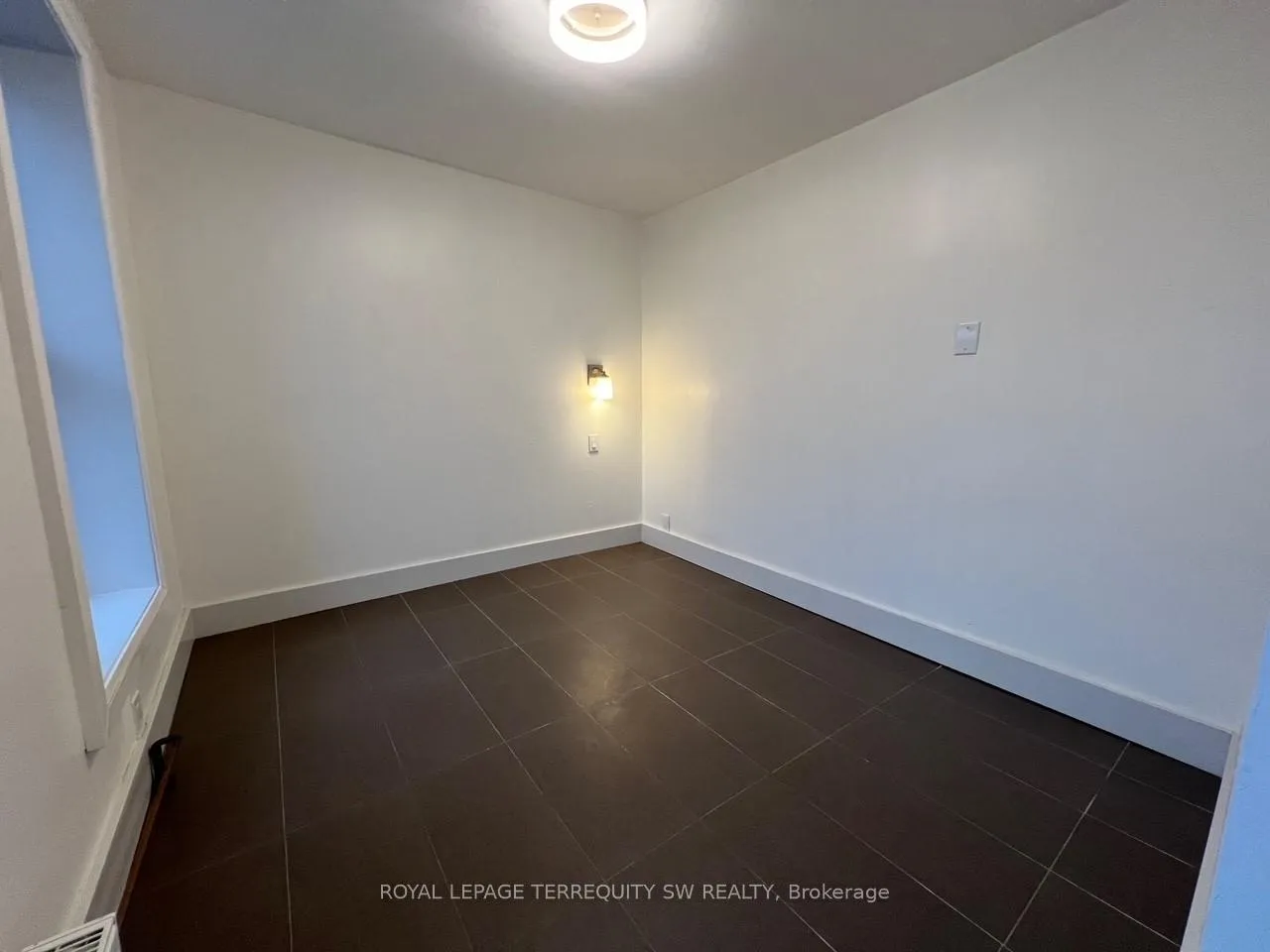 Photo 2 of Unit 6, 213 Queen Street E, Toronto, Moss Park — HOMEH