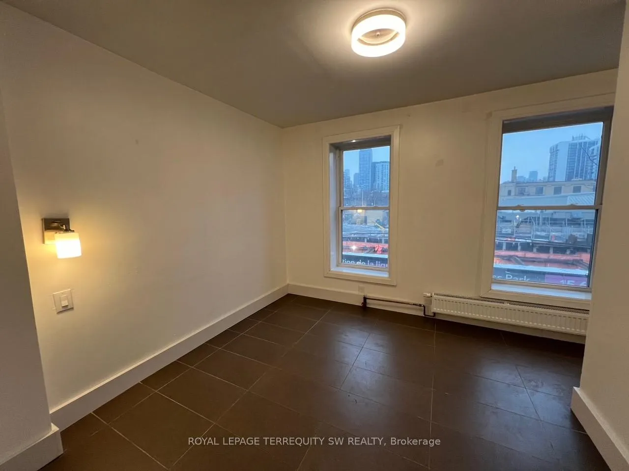Photo 3 of Unit 6, 213 Queen Street E, Toronto, Moss Park — HOMEH