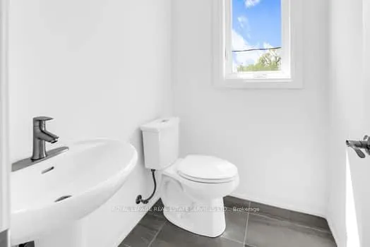 Photo 5 of Unit 3, 535 Vaughan Road, Toronto, Oakwood Village — HOMEH