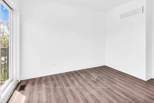 Photo 7 of Unit 3, 535 Vaughan Road, Toronto, Oakwood Village — HOMEH