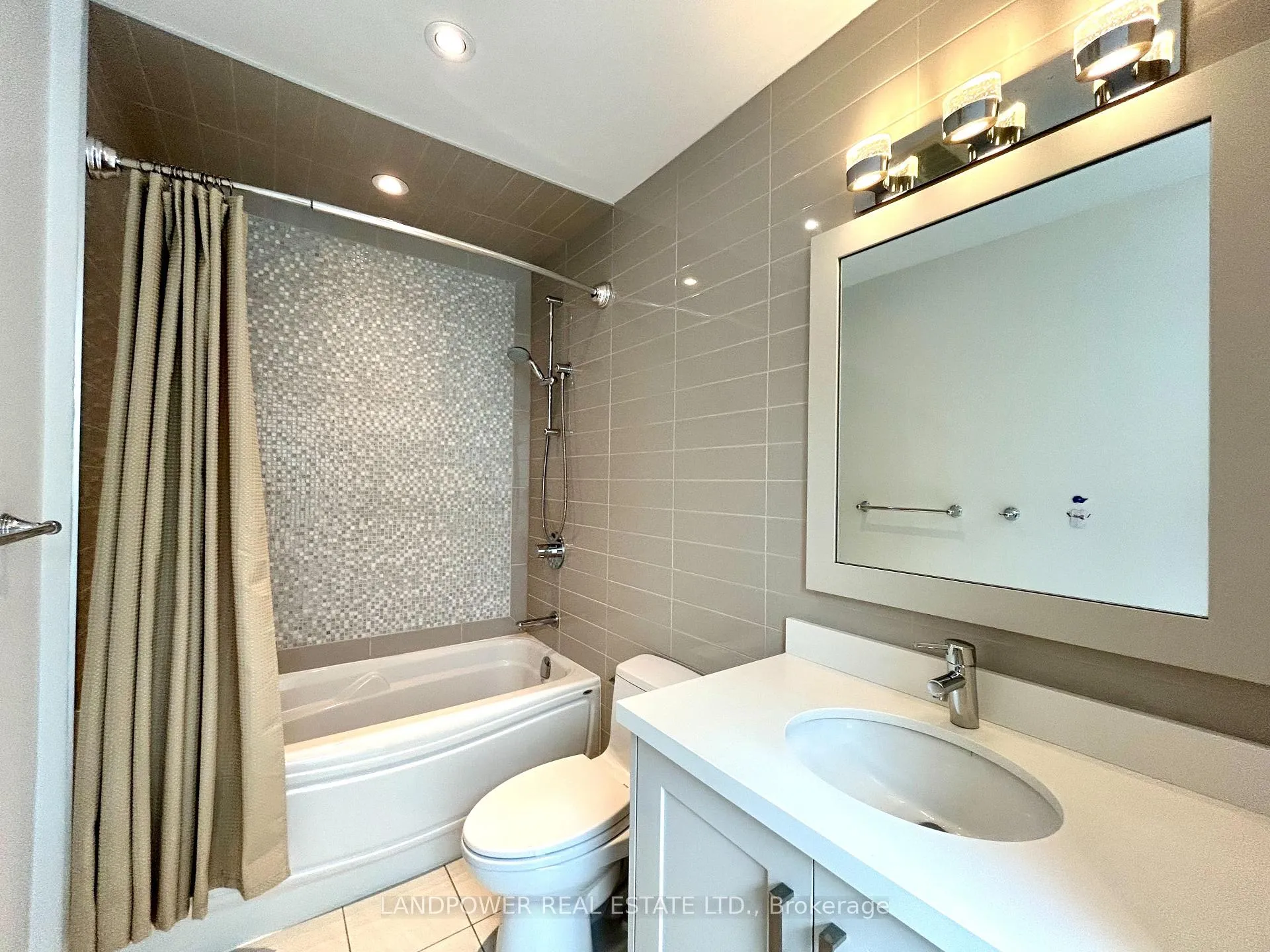 Photo 23 of 118 Melrose Avenue, Toronto, Lawrence Park North — HOMEH