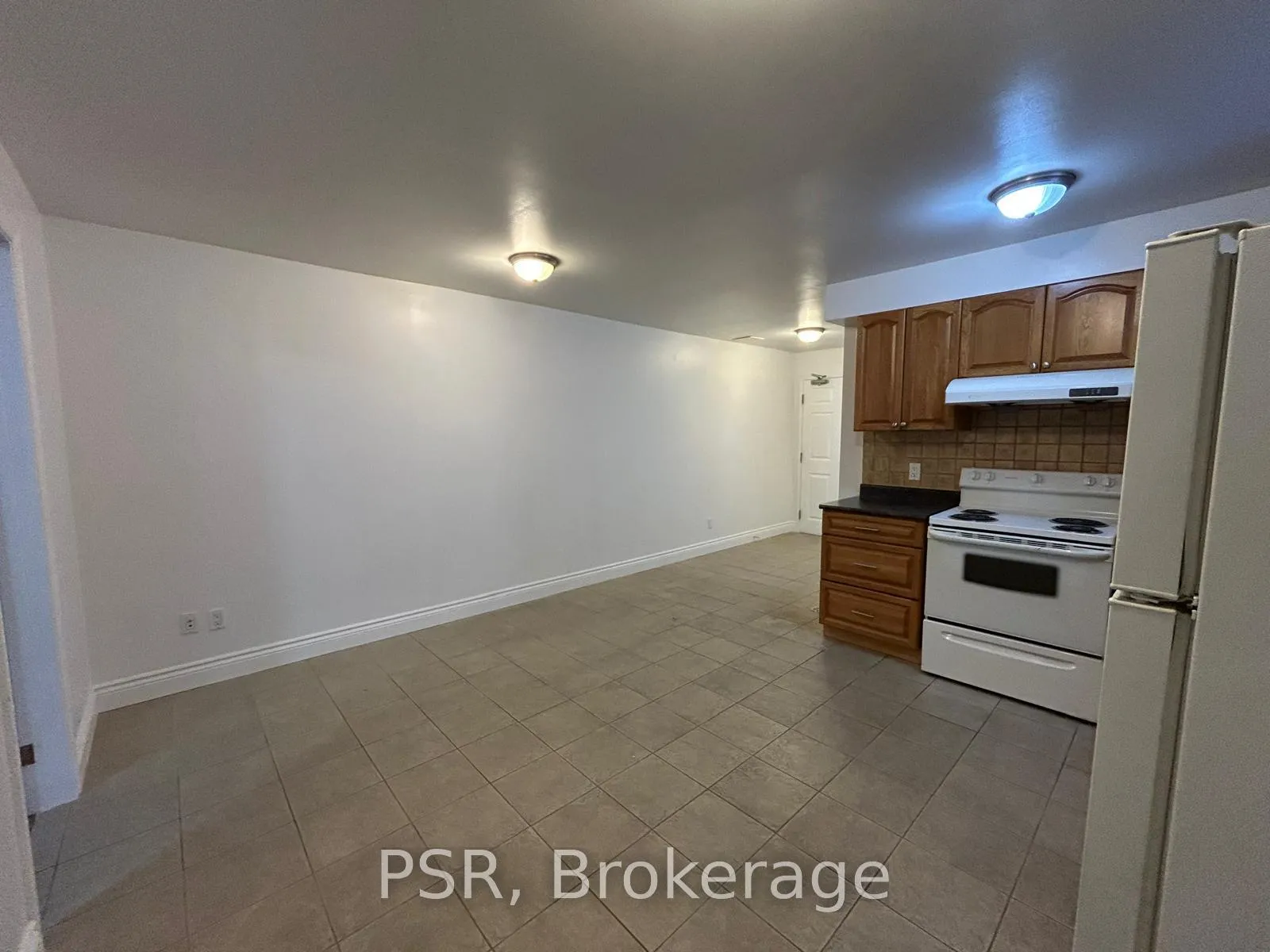 Photo 4 of Unit 6, 349 Northcliffe Boulevard, Toronto, Oakwood Village — HOMEH