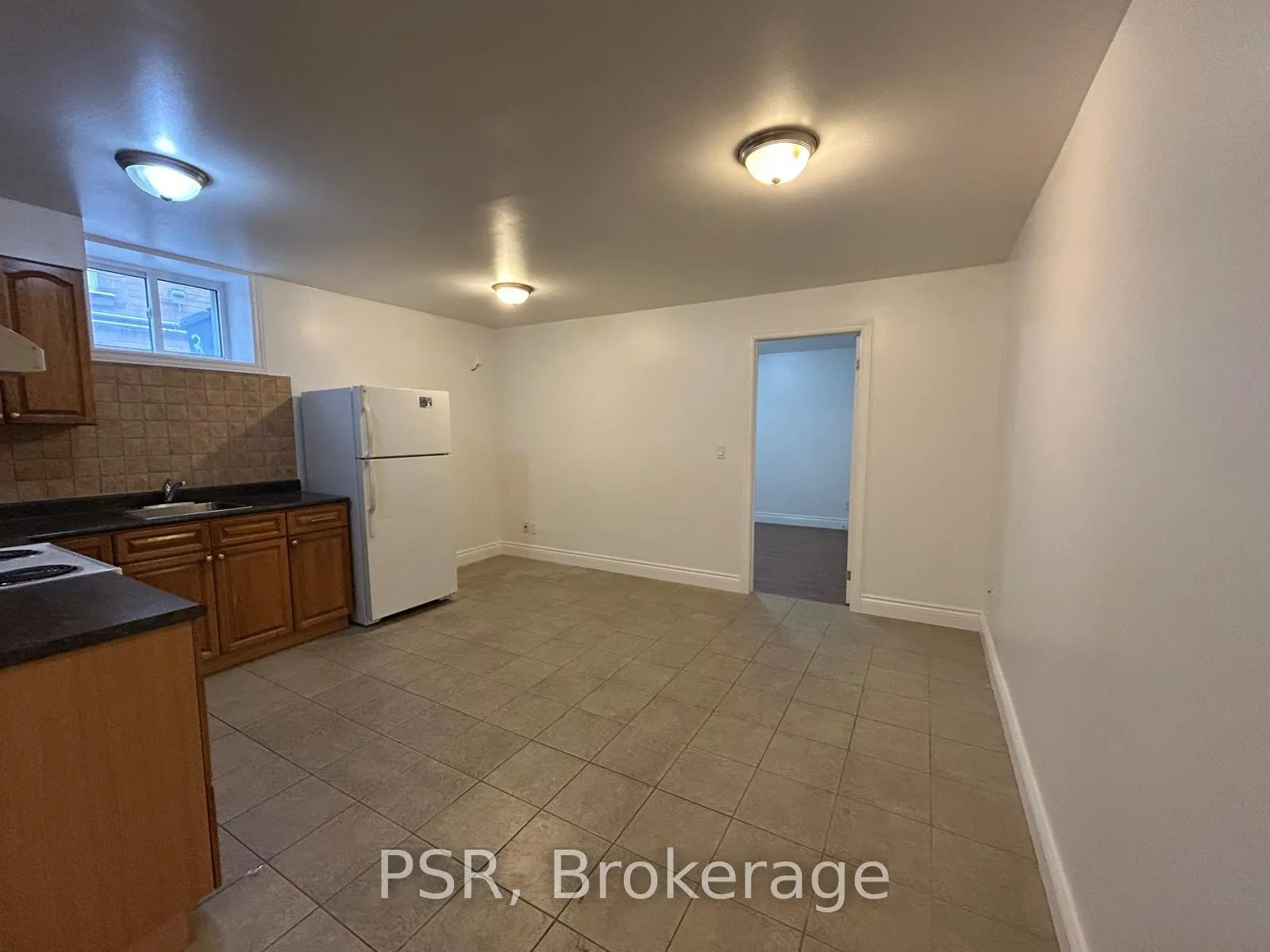 Photo 5 of Unit 6, 349 Northcliffe Boulevard, Toronto, Oakwood Village — HOMEH