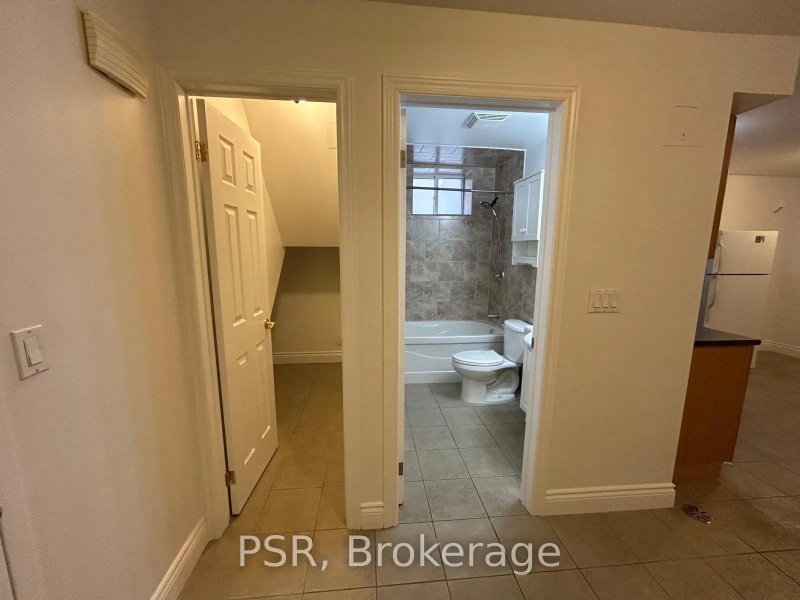 Photo 9 of Unit 6, 349 Northcliffe Boulevard, Toronto, Oakwood Village — HOMEH
