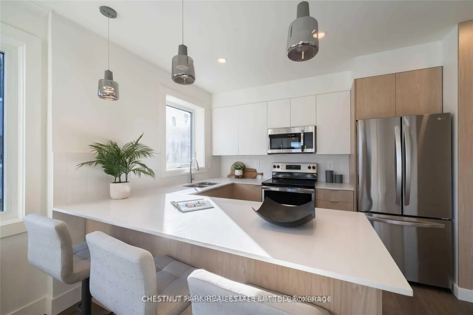 Photo 5 of Unit 2, 1484 Avenue Road, Toronto, Lawrence Park South — HOMEH