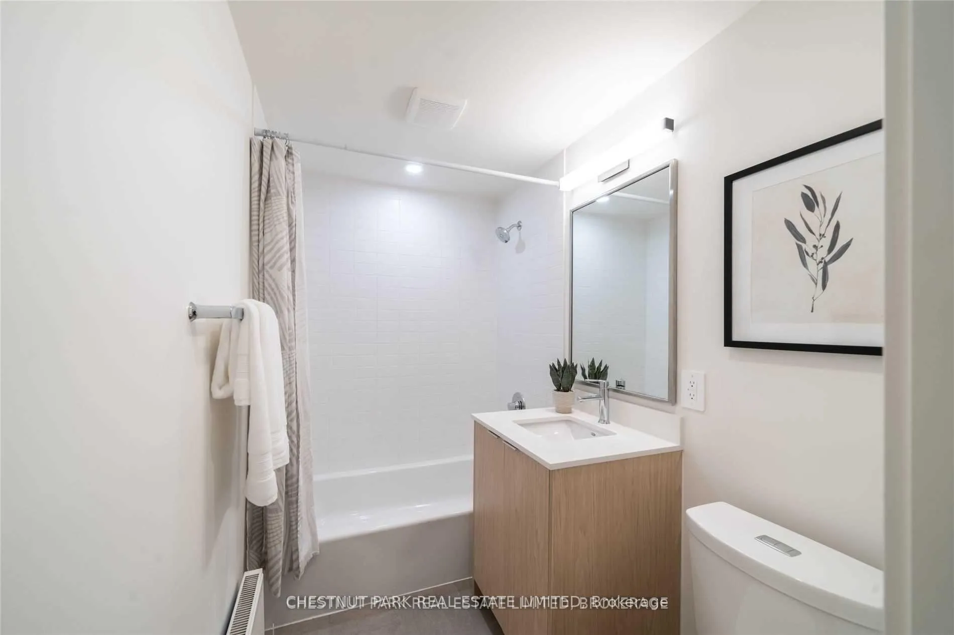 Photo 14 of Unit 2, 1484 Avenue Road, Toronto, Lawrence Park South — HOMEH