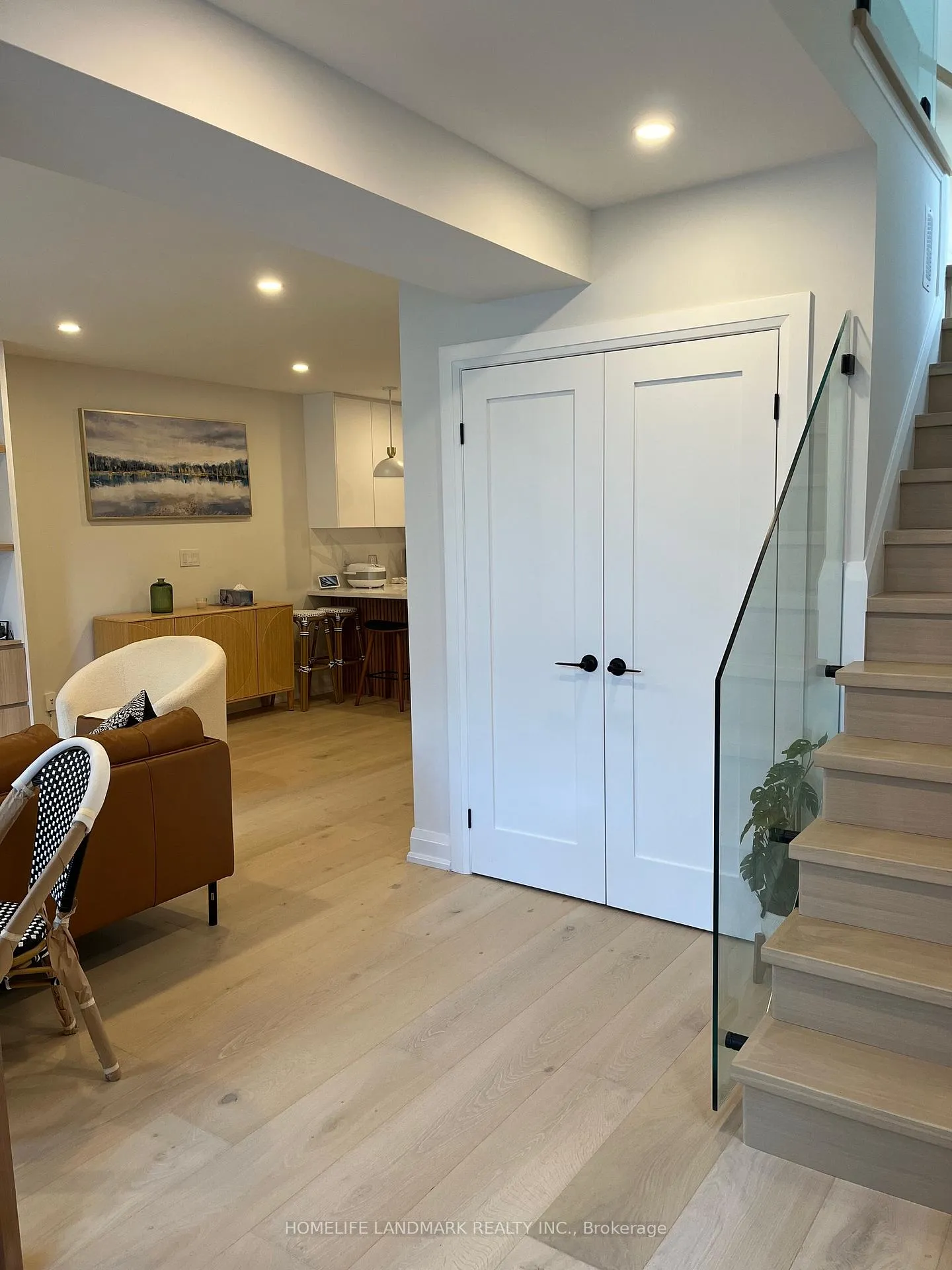 Photo 5 of 19 Elmsthorpe Avenue, Toronto, Forest Hill South — HOMEH