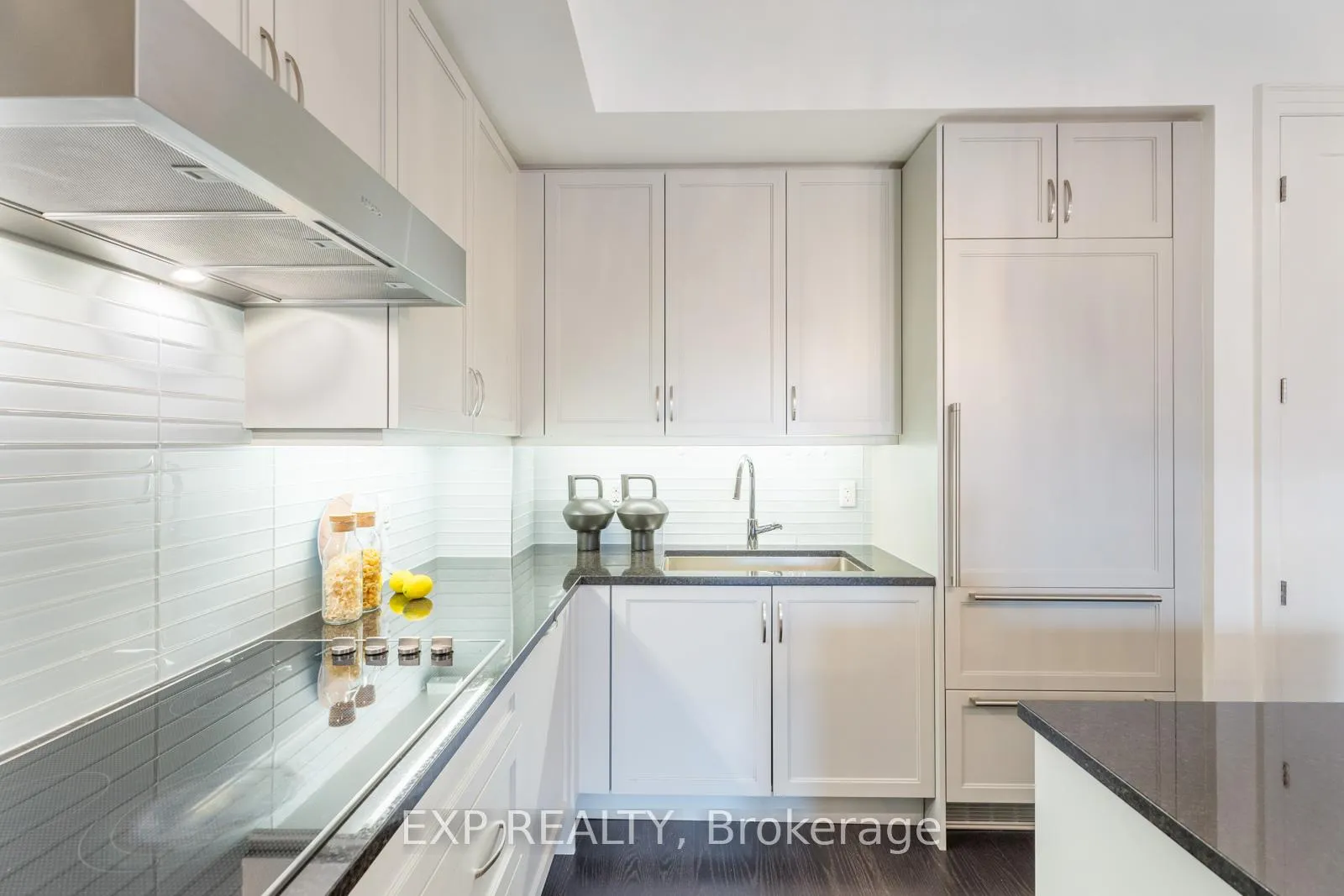 Photo 6 of Unit 233, 20 Fred Varley Drive, Markham, Unionville — HOMEH