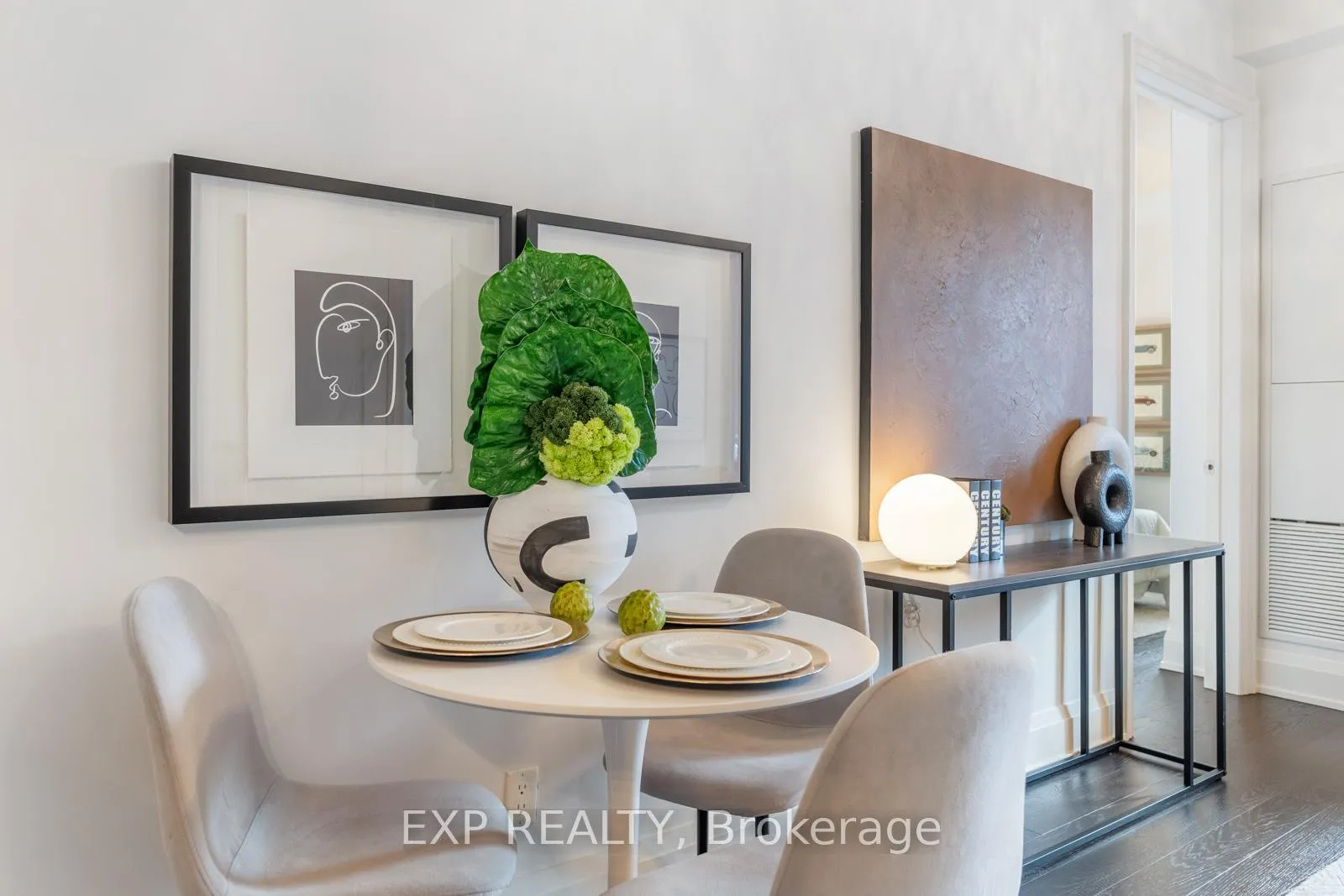 Photo 10 of Unit 233, 20 Fred Varley Drive, Markham, Unionville — HOMEH