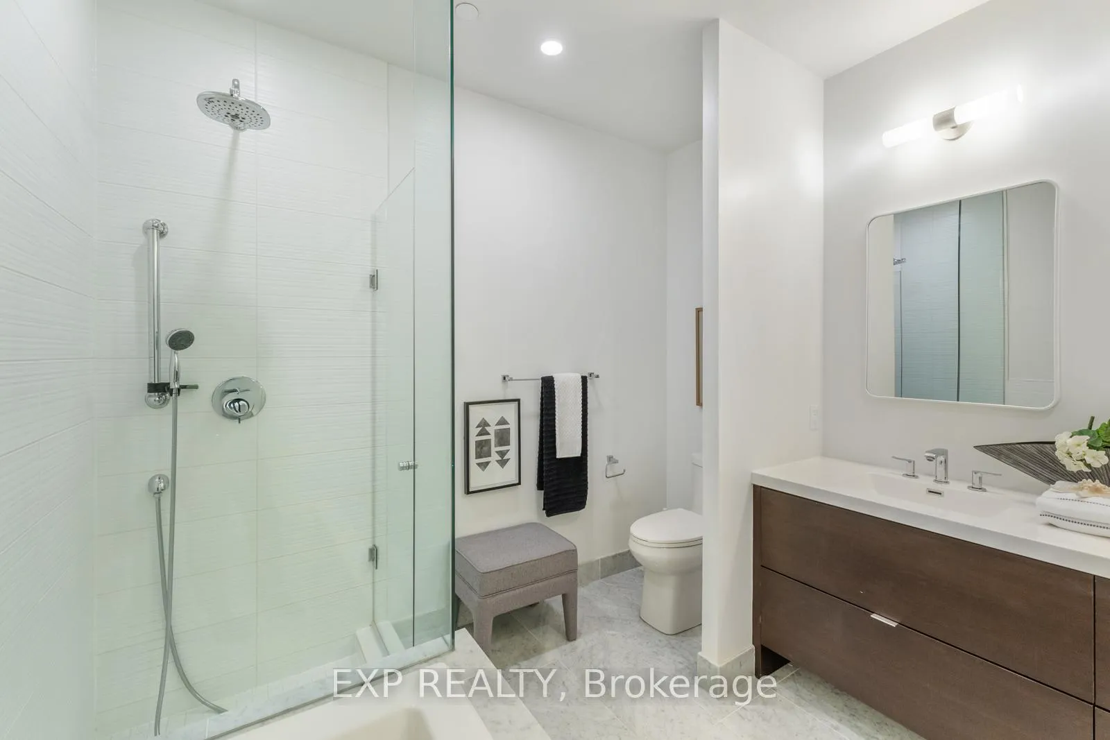 Photo 29 of Unit 233, 20 Fred Varley Drive, Markham, Unionville — HOMEH