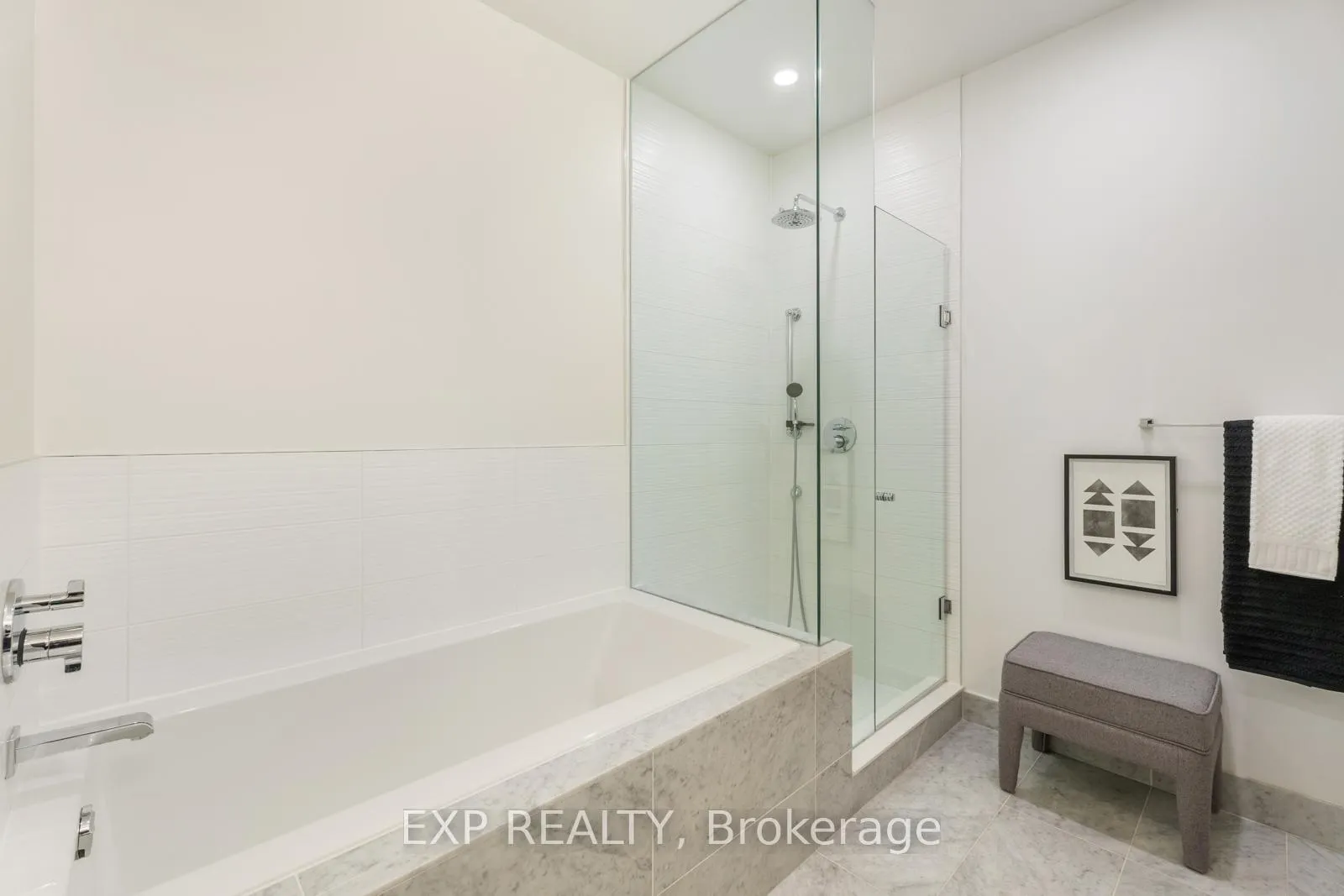Photo 31 of Unit 233, 20 Fred Varley Drive, Markham, Unionville — HOMEH