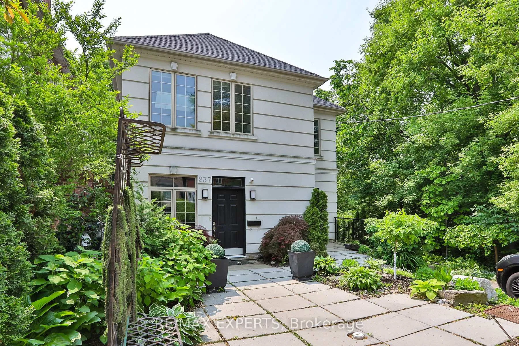Photo 1 of Unit 2, 237 Douglas Avenue, Toronto, Lawrence Park North — HOMEH