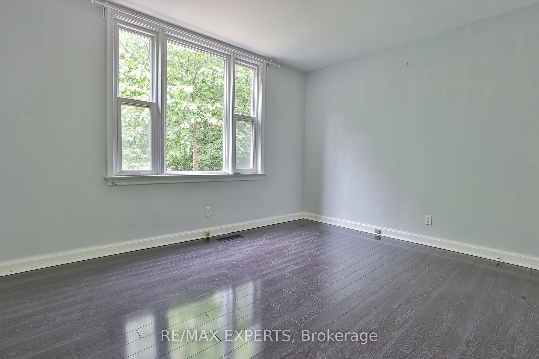 Photo 6 of Unit 2, 237 Douglas Avenue, Toronto, Lawrence Park North — HOMEH