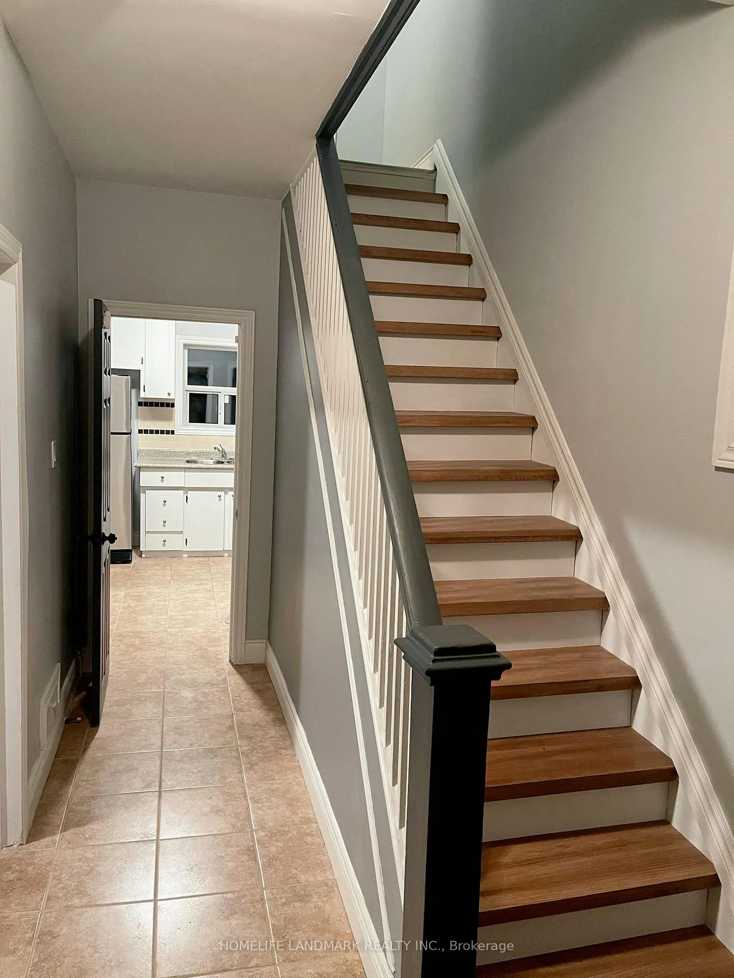 Photo 9 of Unit upper, 482 Lauder Avenue, Toronto, Oakwood Village — HOMEH