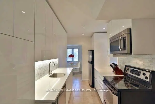 Photo 2 of 452 St Clements Avenue, Toronto, Lawrence Park South — HOMEH