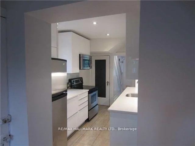 Photo 3 of 452 St Clements Avenue, Toronto, Lawrence Park South — HOMEH