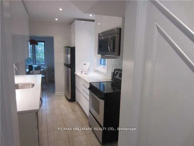 Photo 4 of 452 St Clements Avenue, Toronto, Lawrence Park South — HOMEH